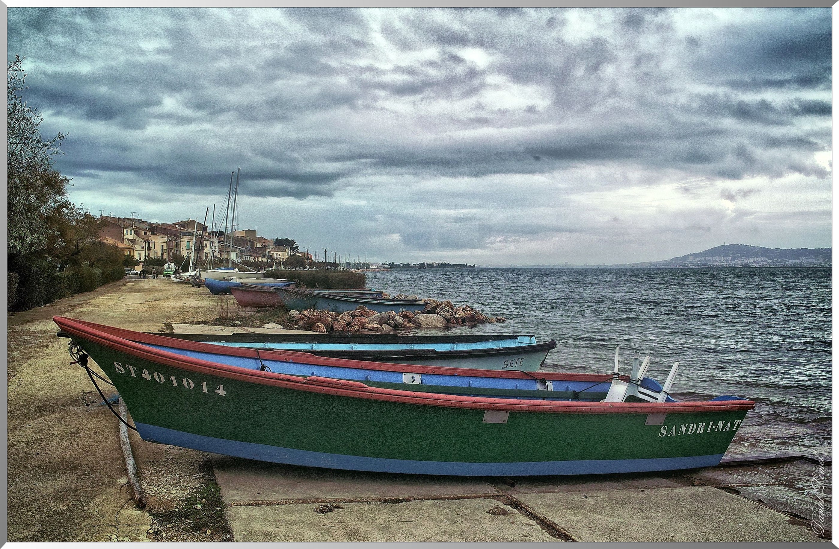 Barques