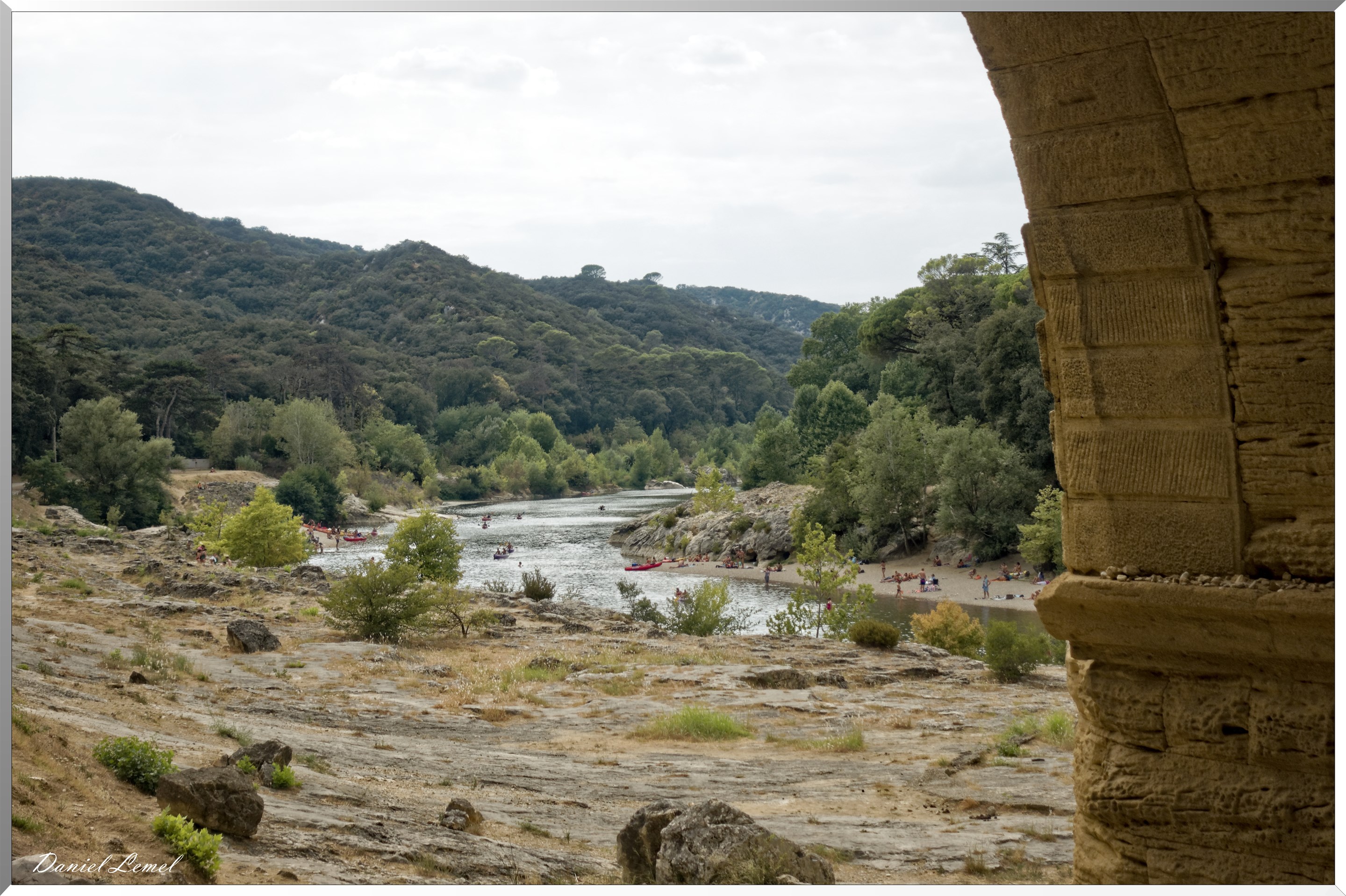 Sous le pont