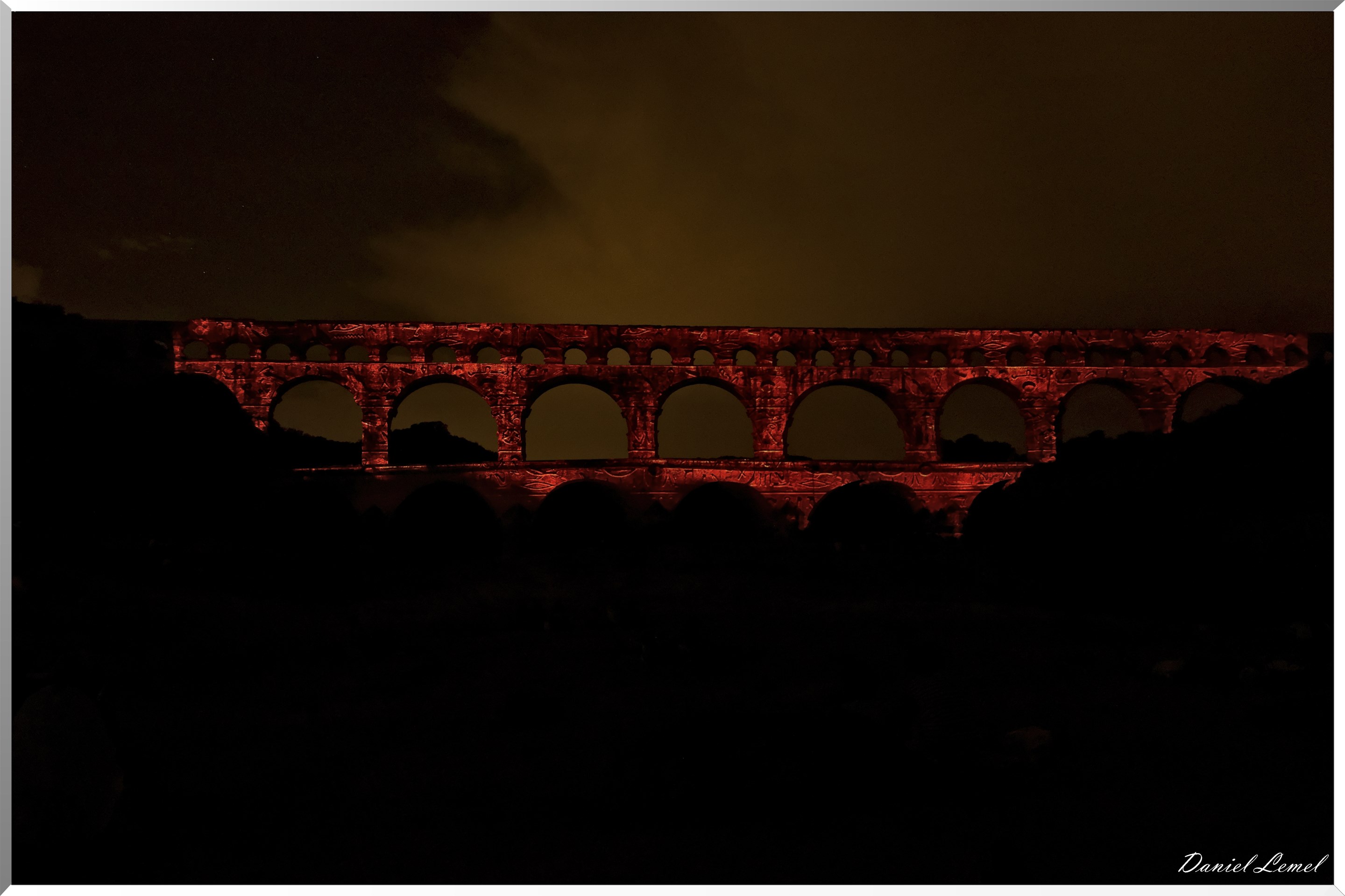 Le Pont du Gard la nuit
