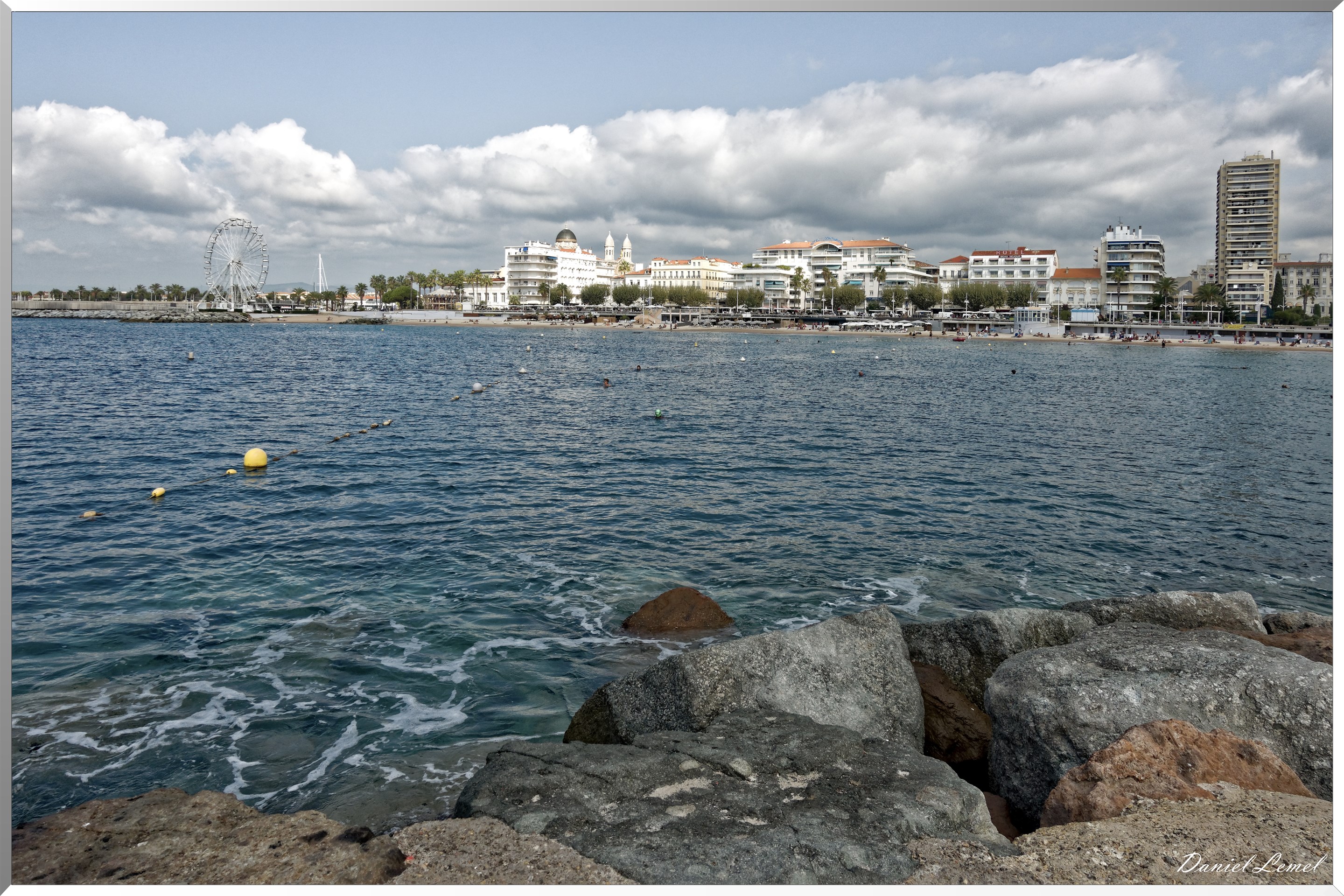 Vue sur la plage du veillat