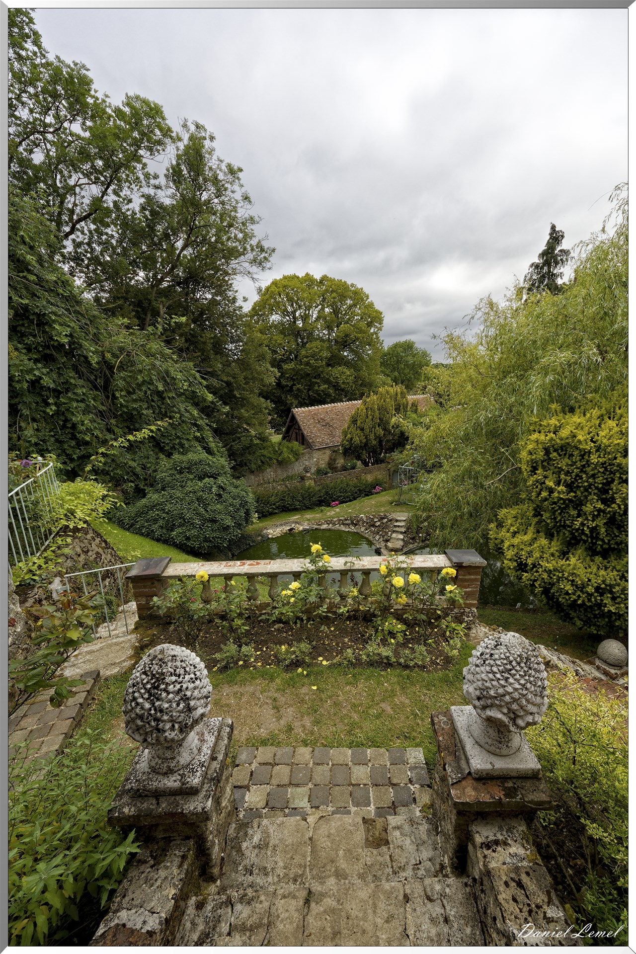 Accès au jardin jaune