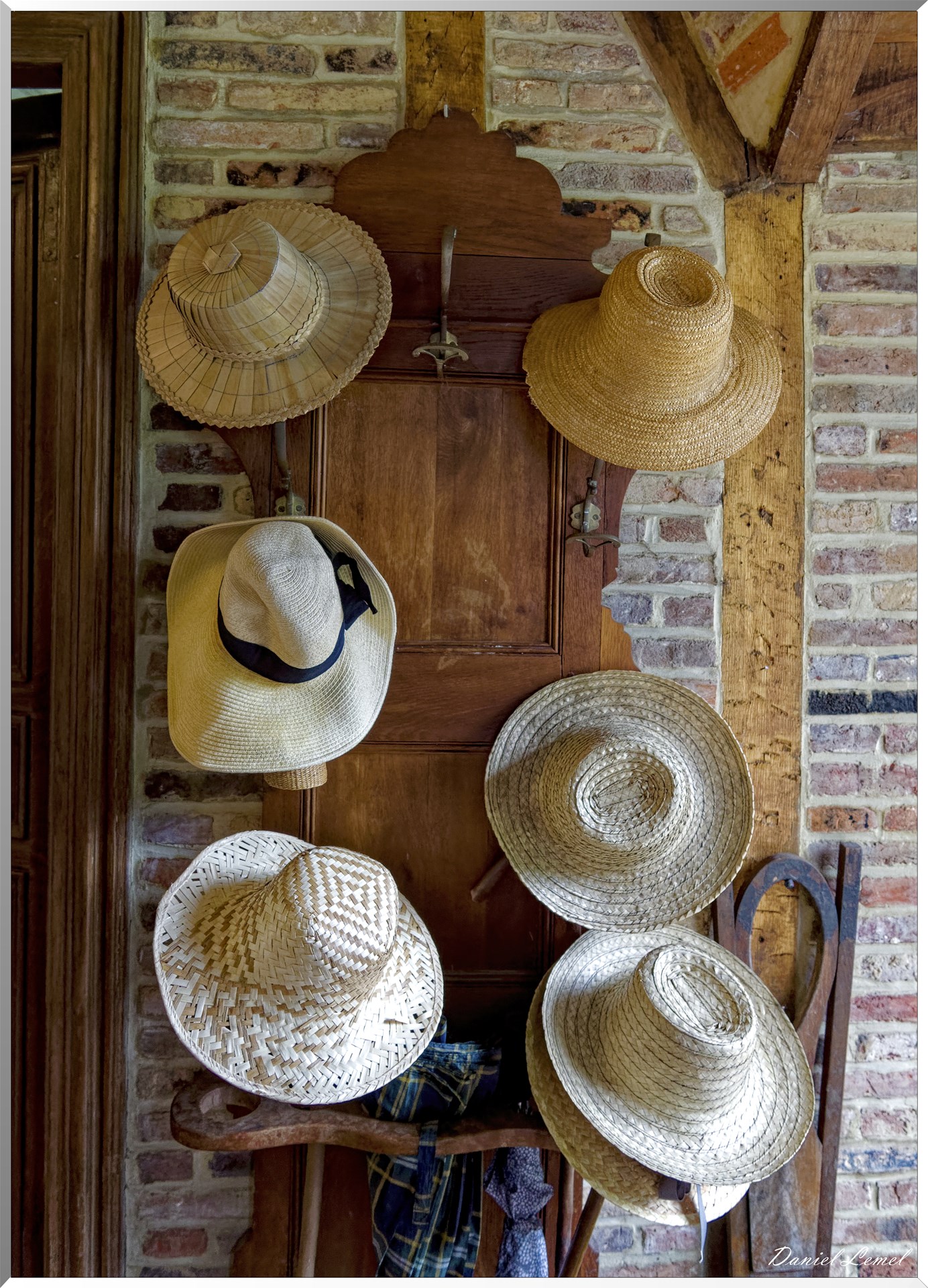 Chapeaux