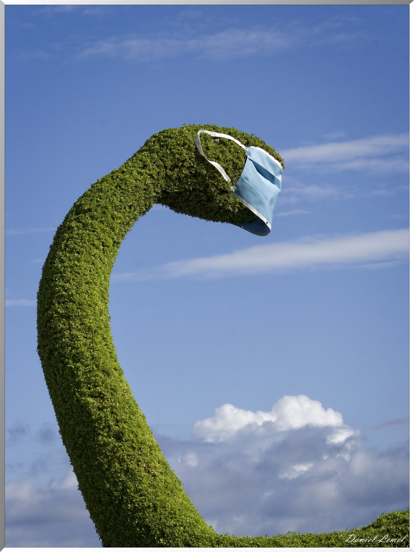 Dinosaure masqué