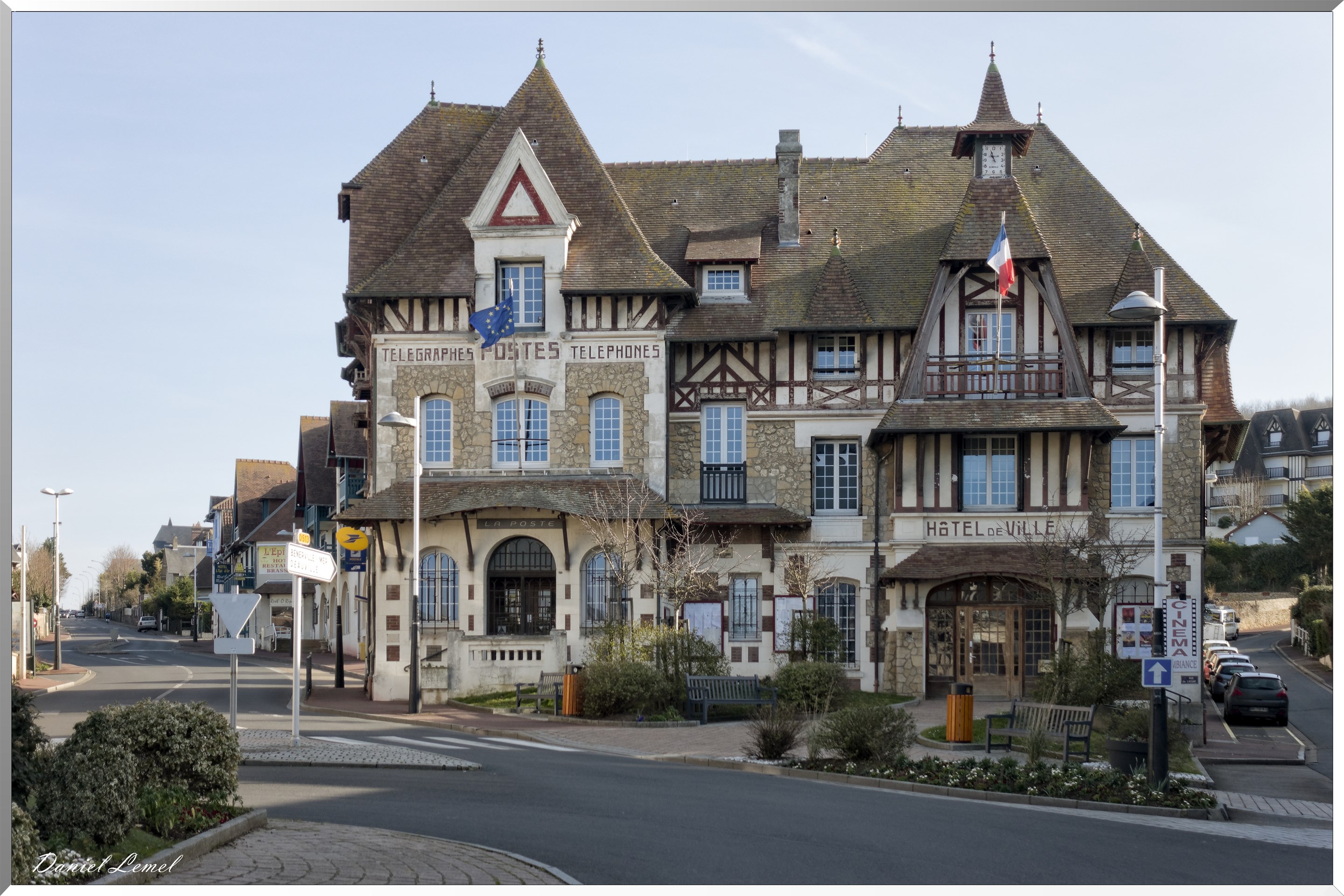 Poste et Hôtel de Ville