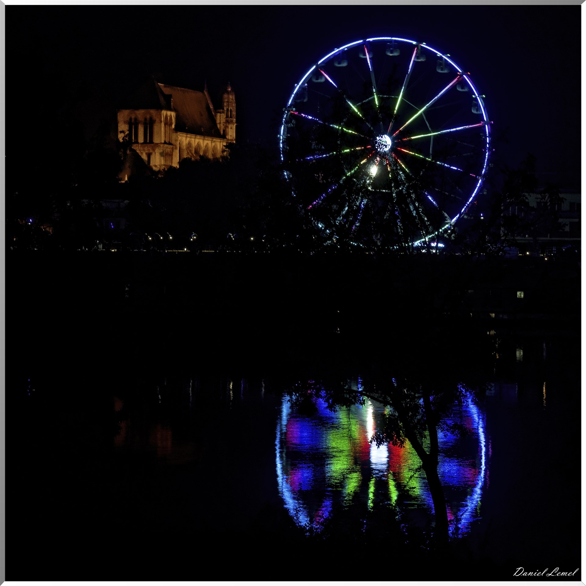  DSC0002 DxOW