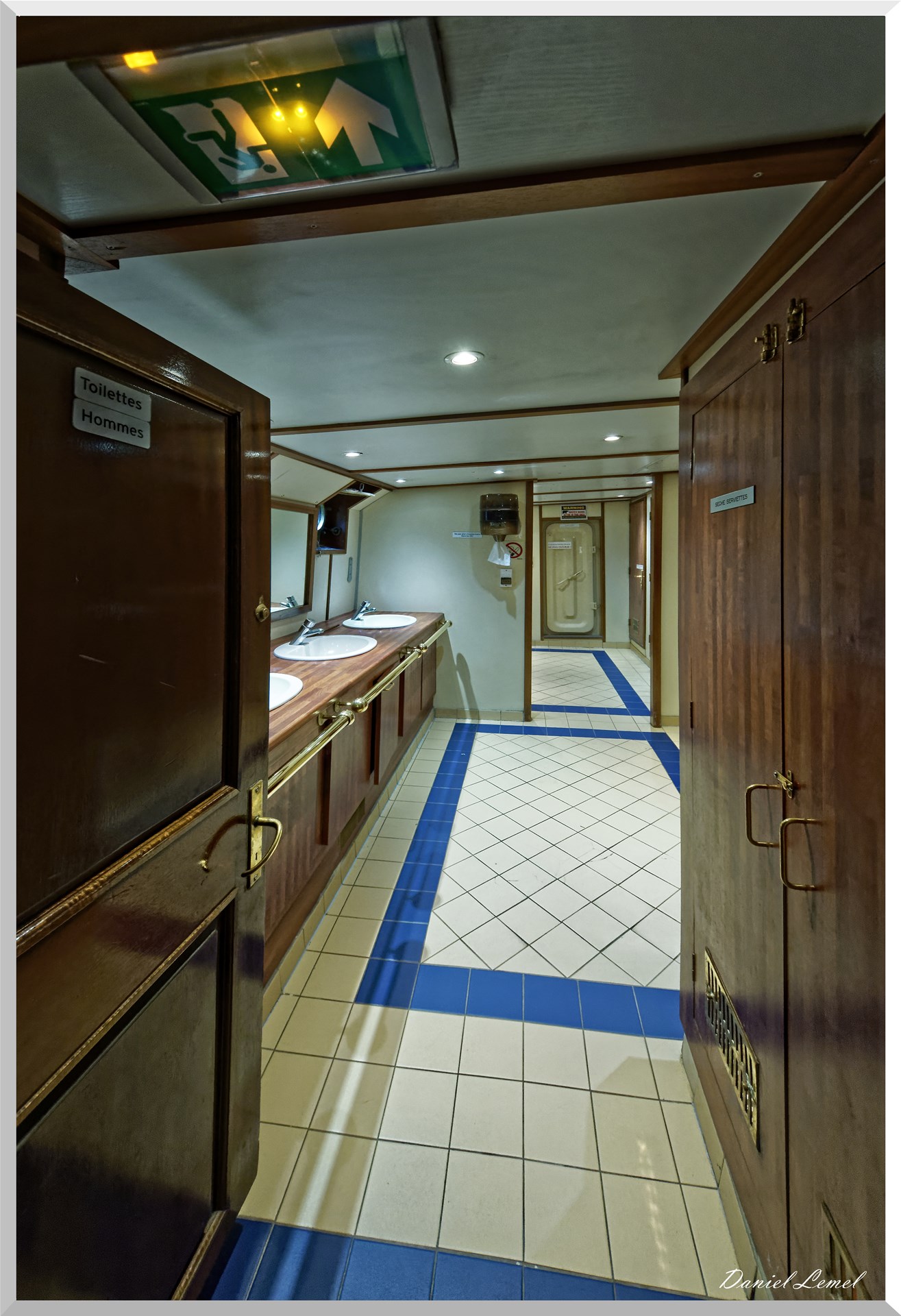 Le Belem - les toilettes hommes