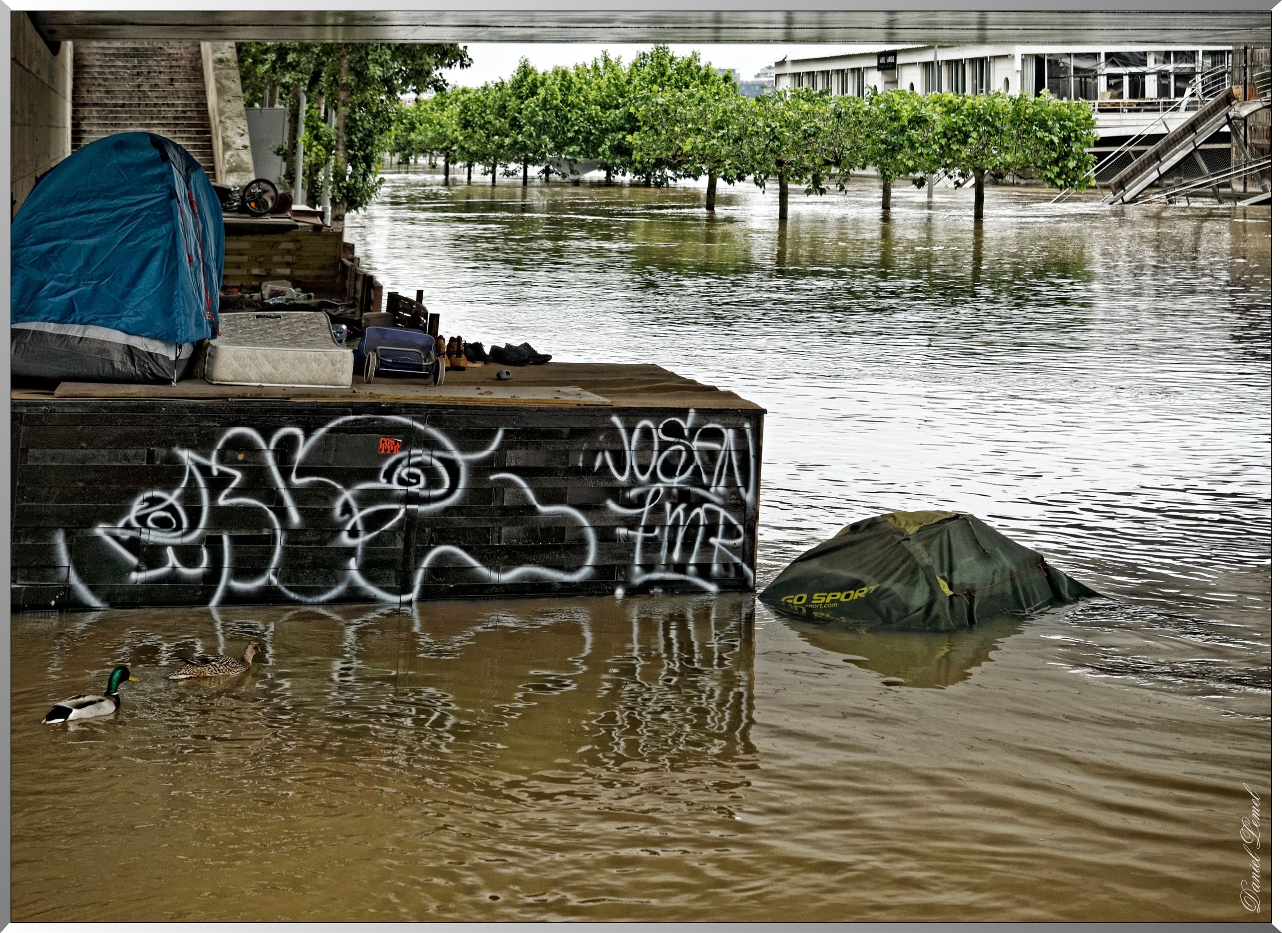Ici, pas de remboursements d'assurances. On surélève.