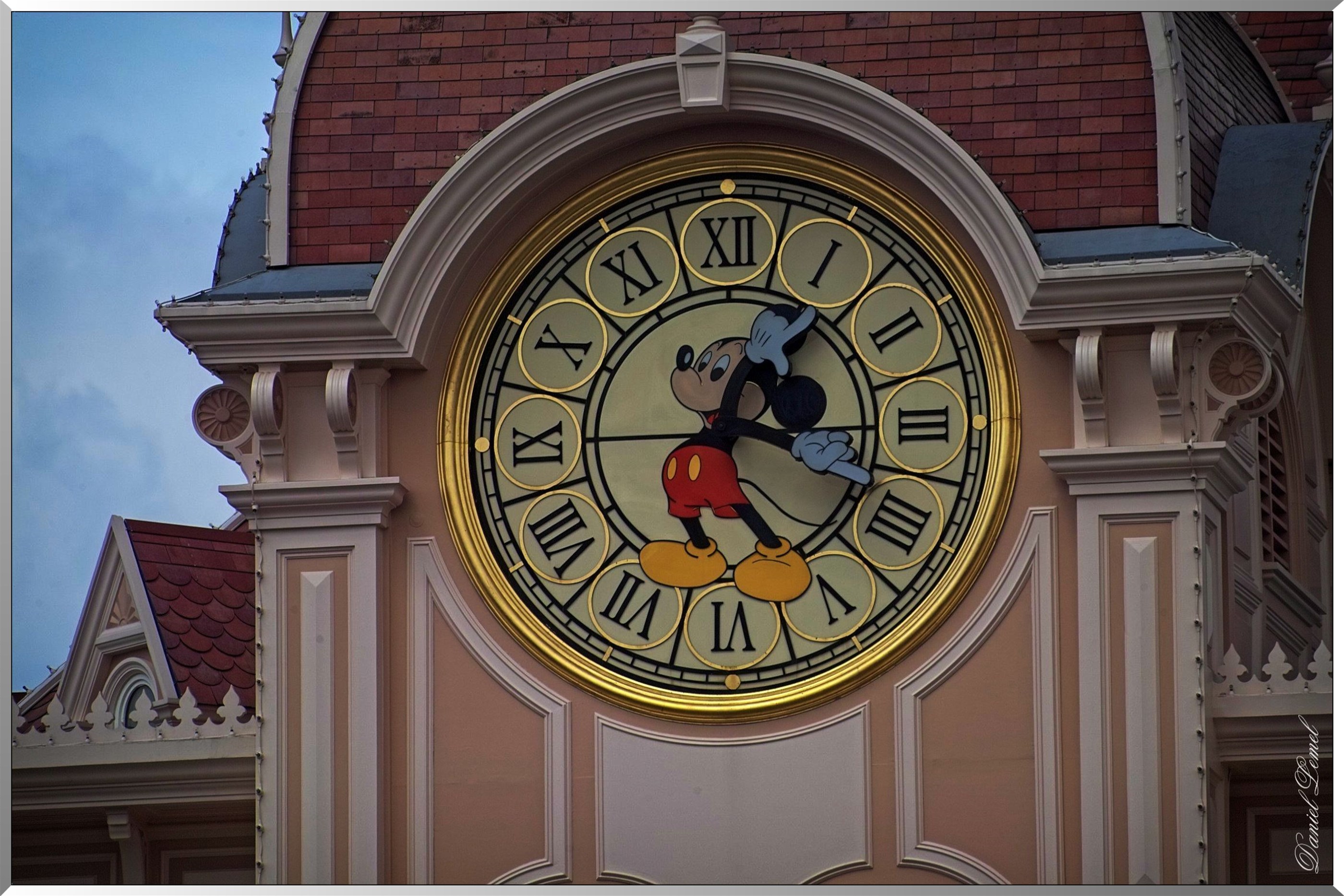 Horloge - hôtel disneyland