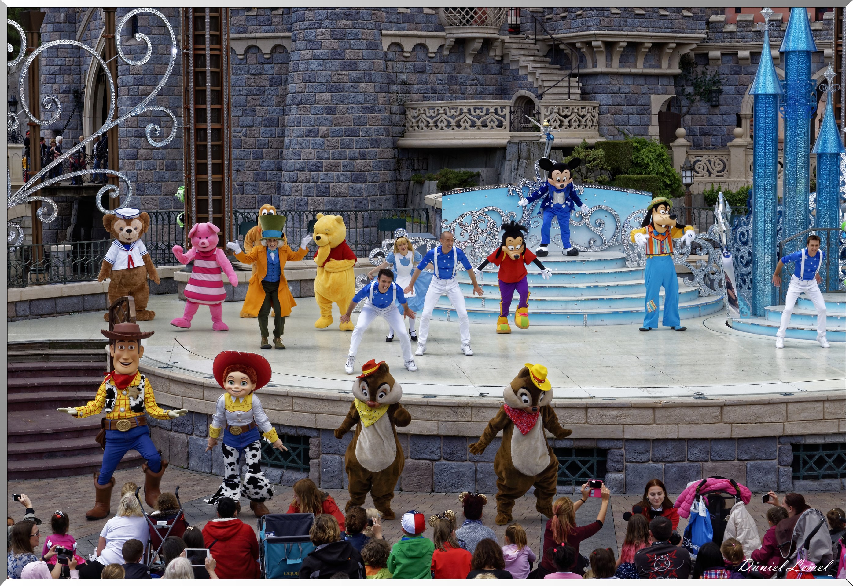 Joyeux Anniversaire Disneyland Paris