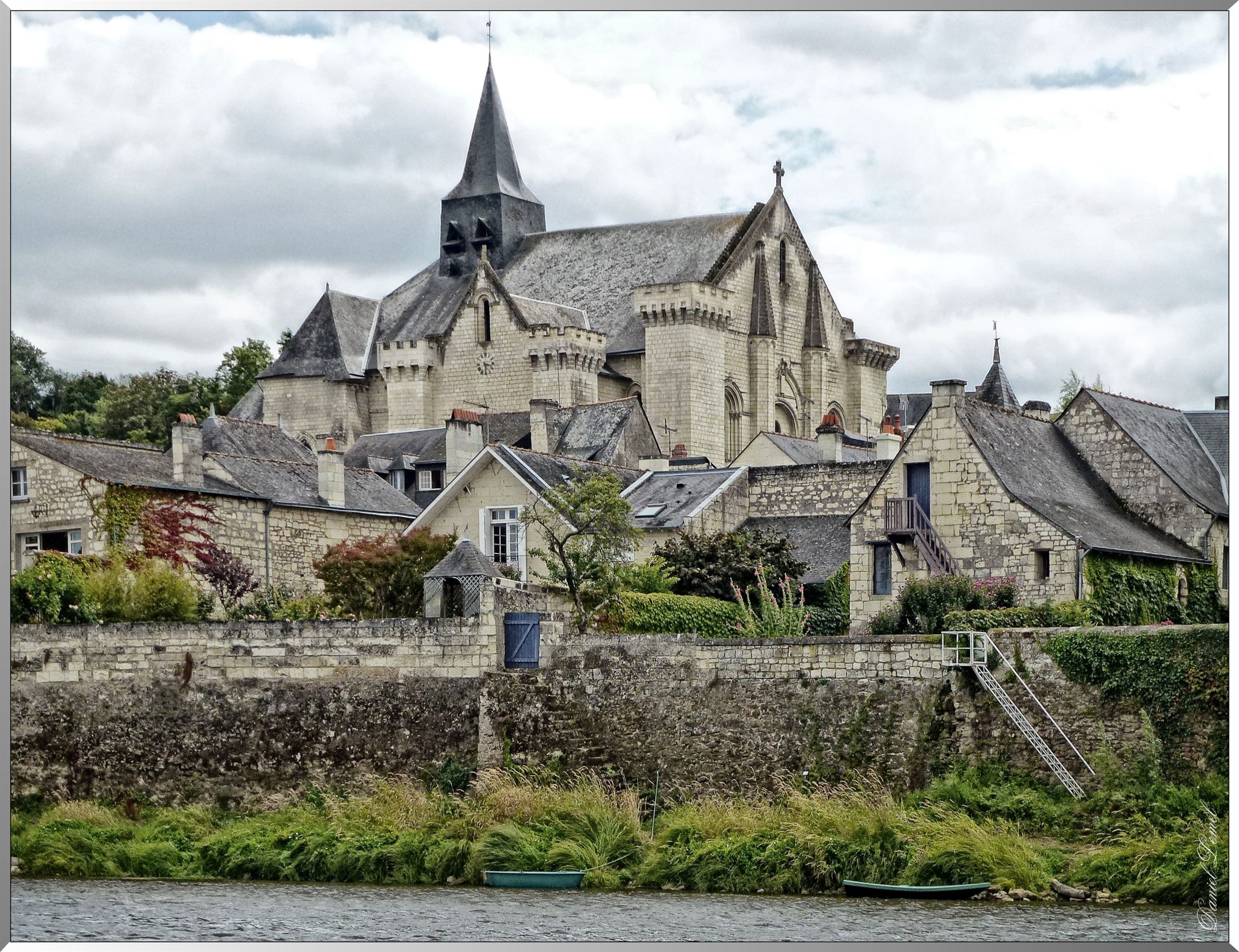 Eglise fortifiee Candes saint Martin