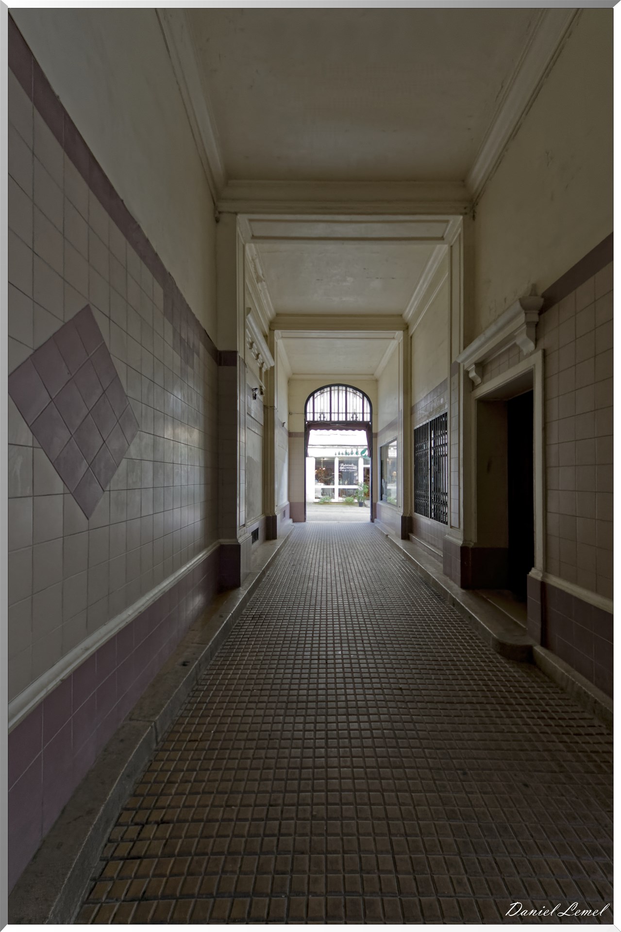 Rue couverte dans l'allée piétonne