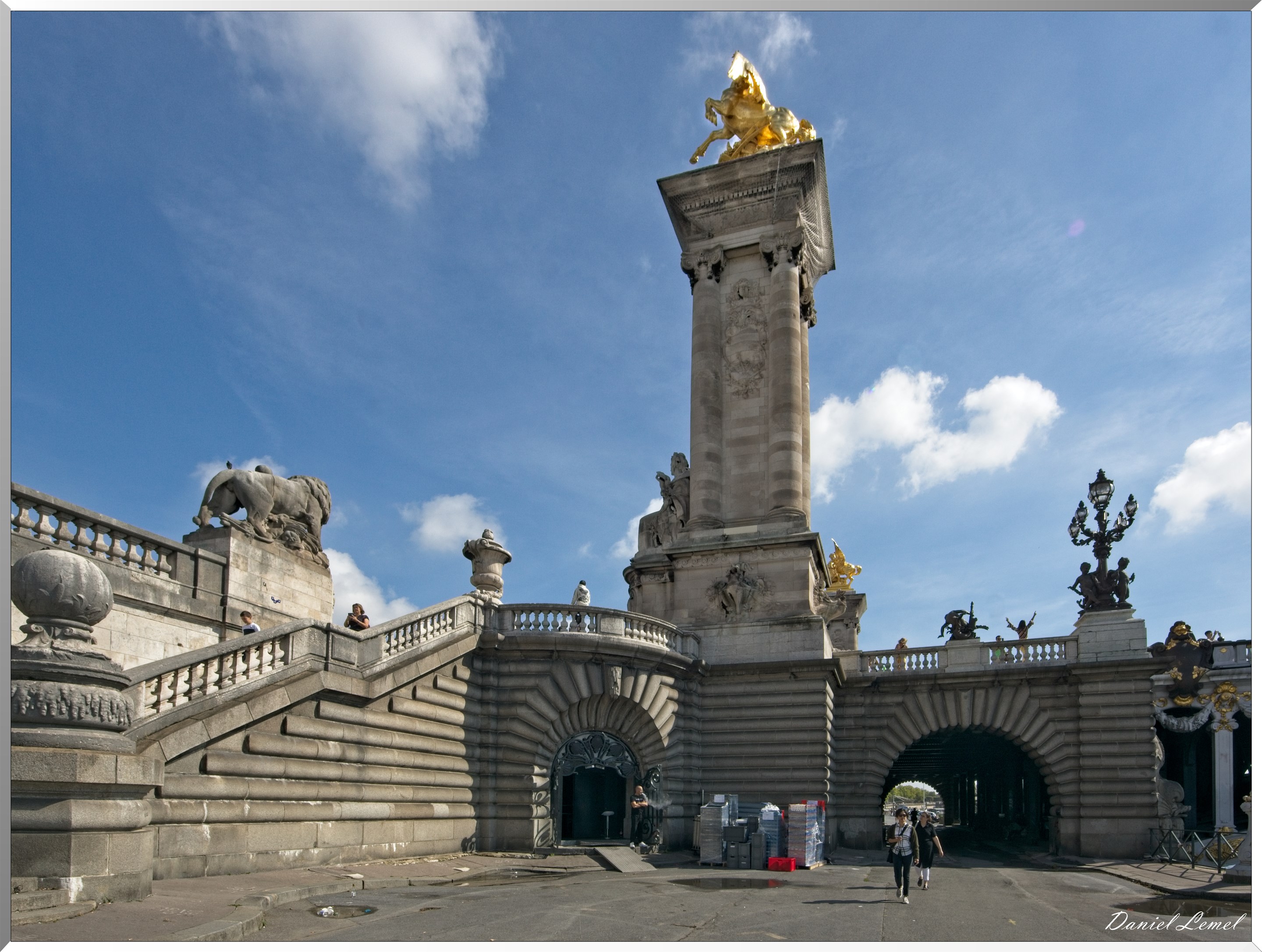 Le pont Alexandre III - Entée du Métro