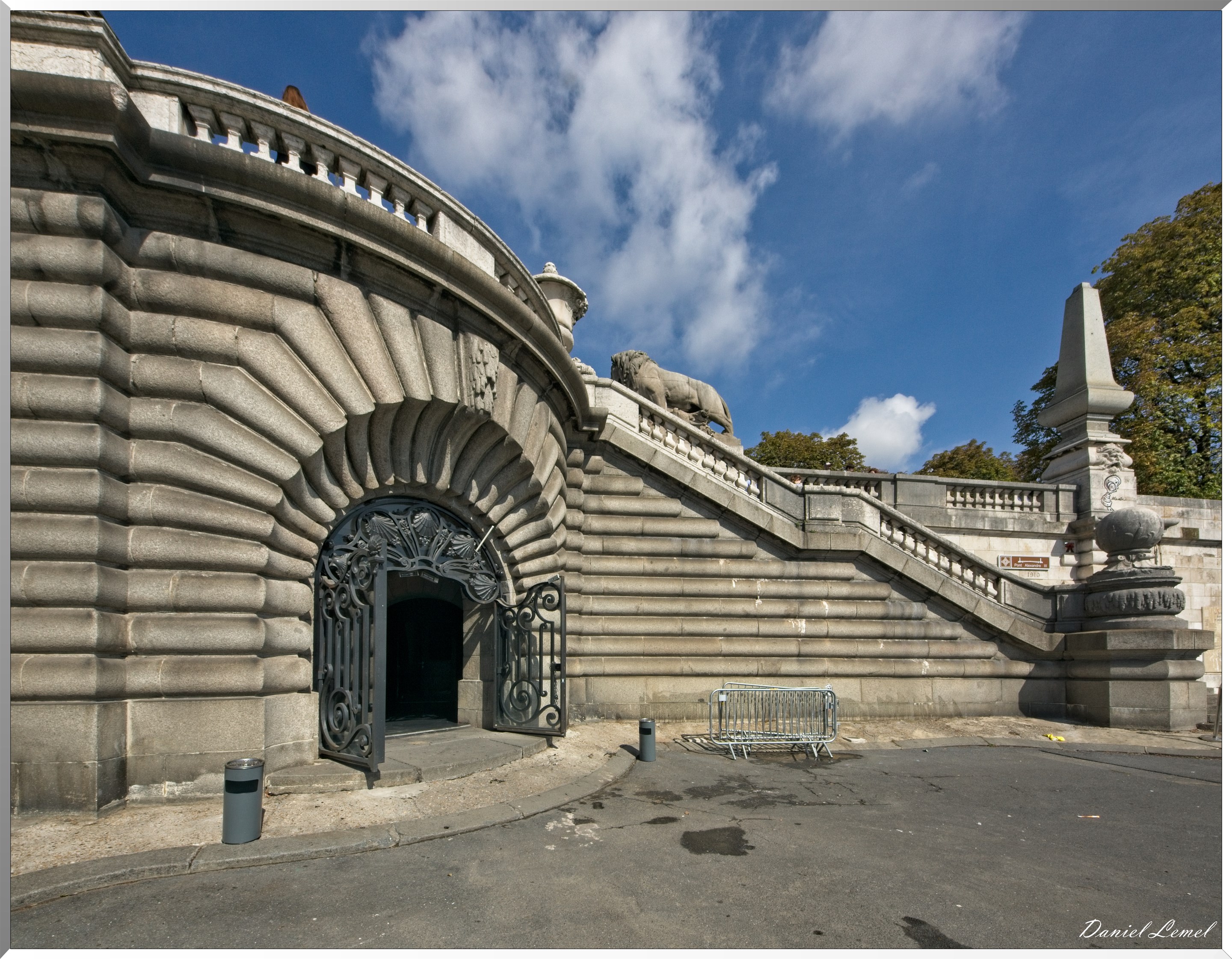 Le pont Alexandre III - Entée du Métro