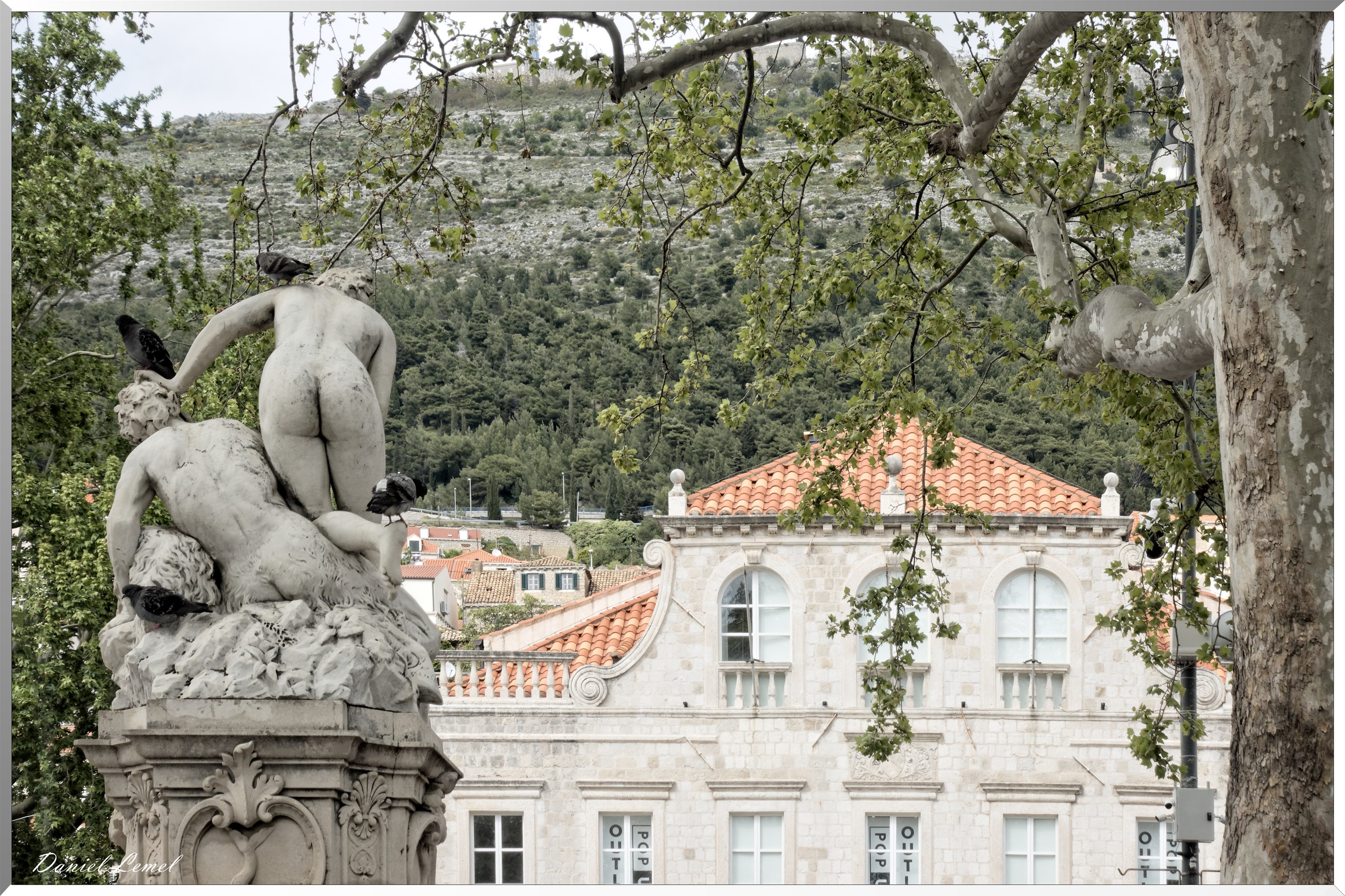 Fontaine à Brsalje Square
