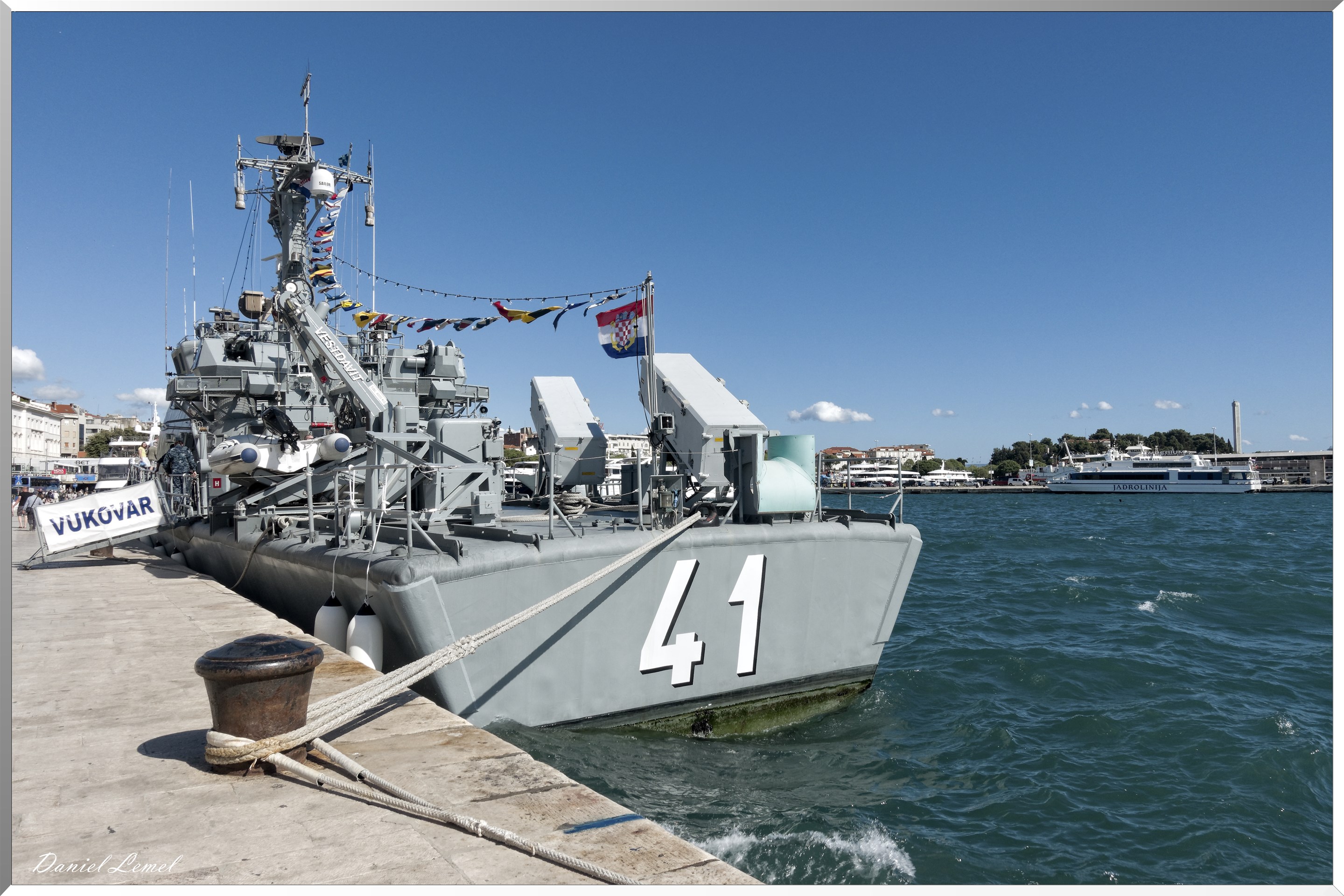 Navires militaires