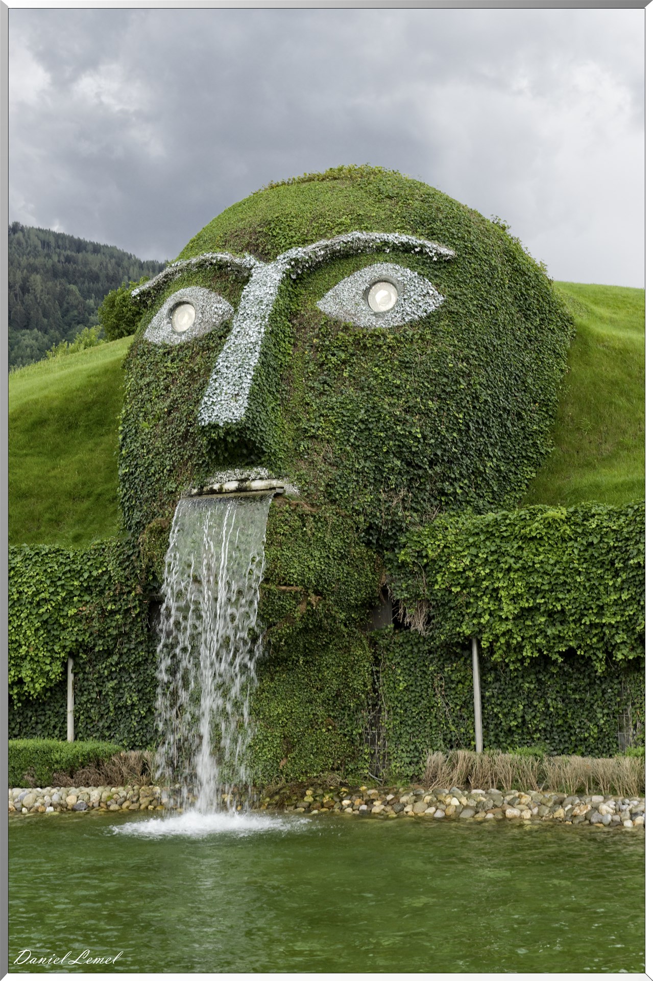 THE GIANT
