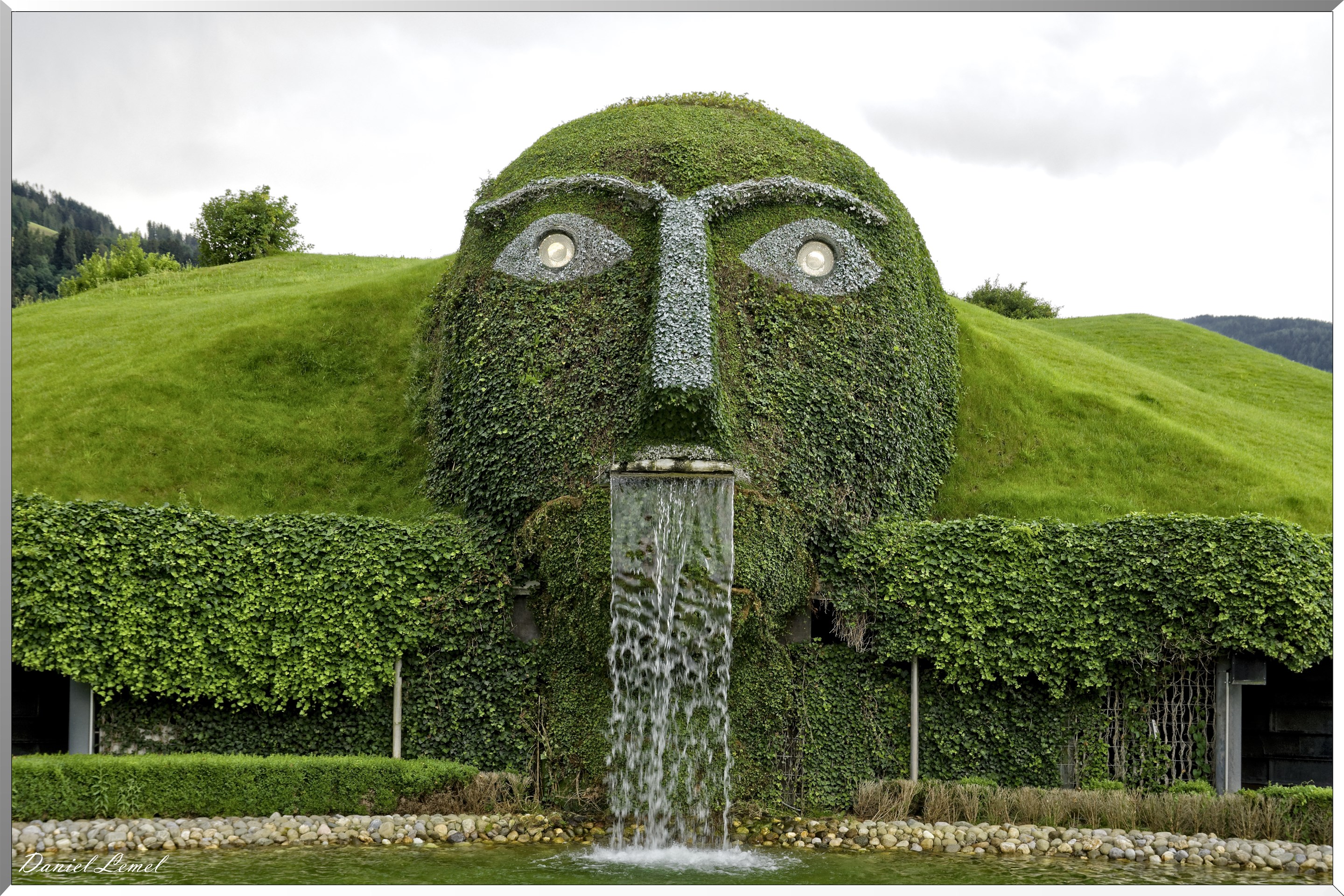 THE GIANT