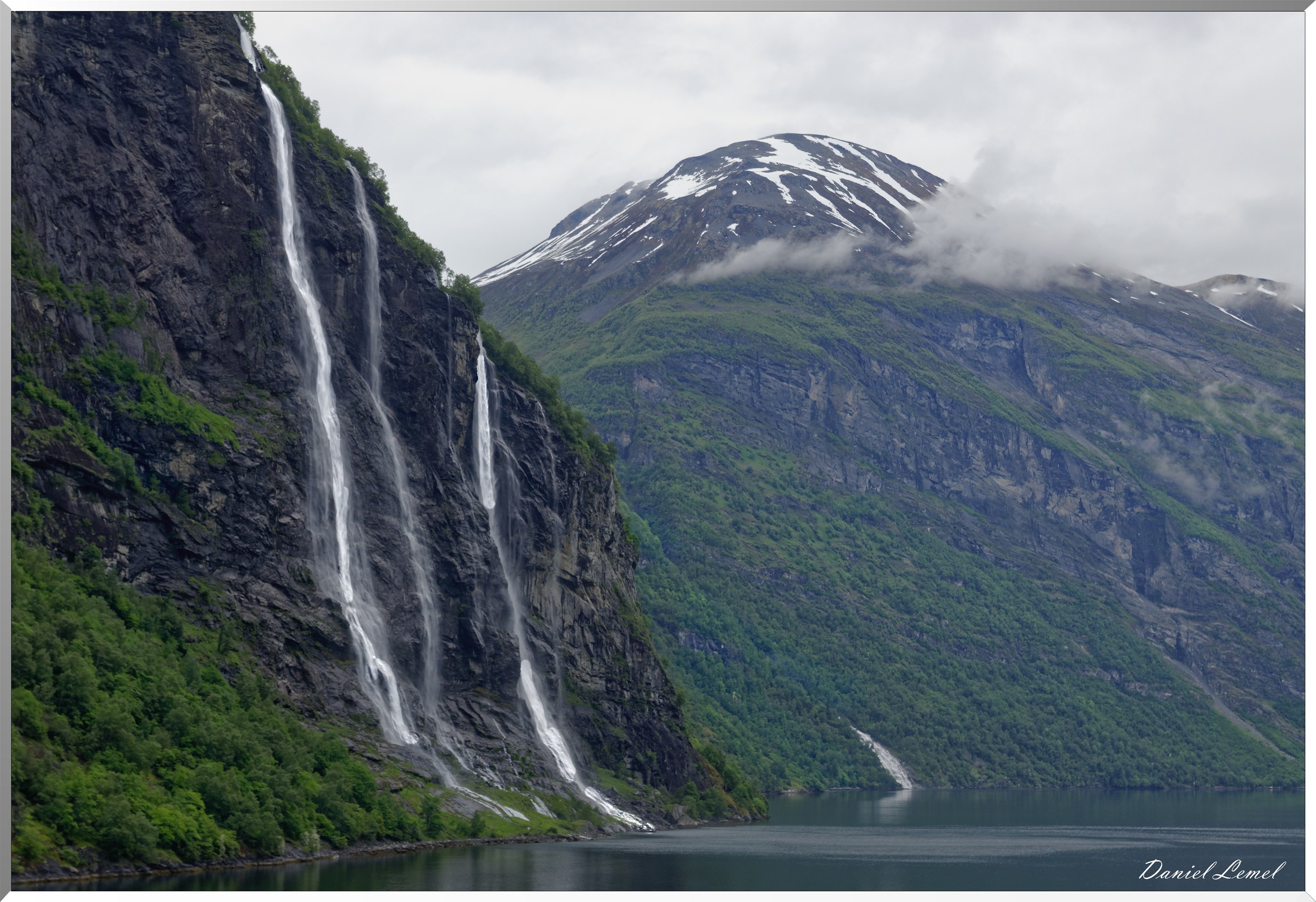 Sunnylvsfjorden - Cascades Les 7 soeurs