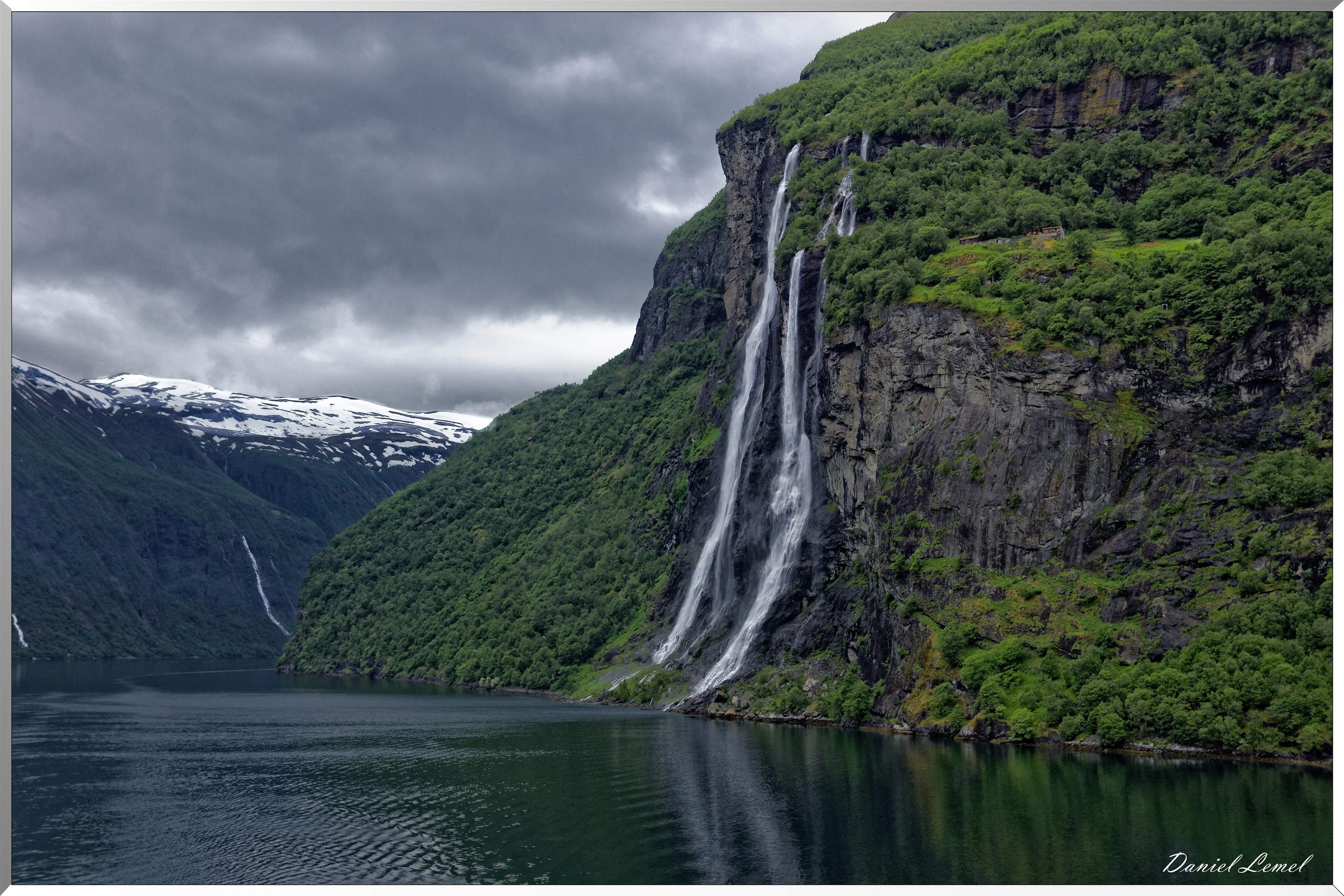 Sunnylvsfjorden - Cascade Bringefossen