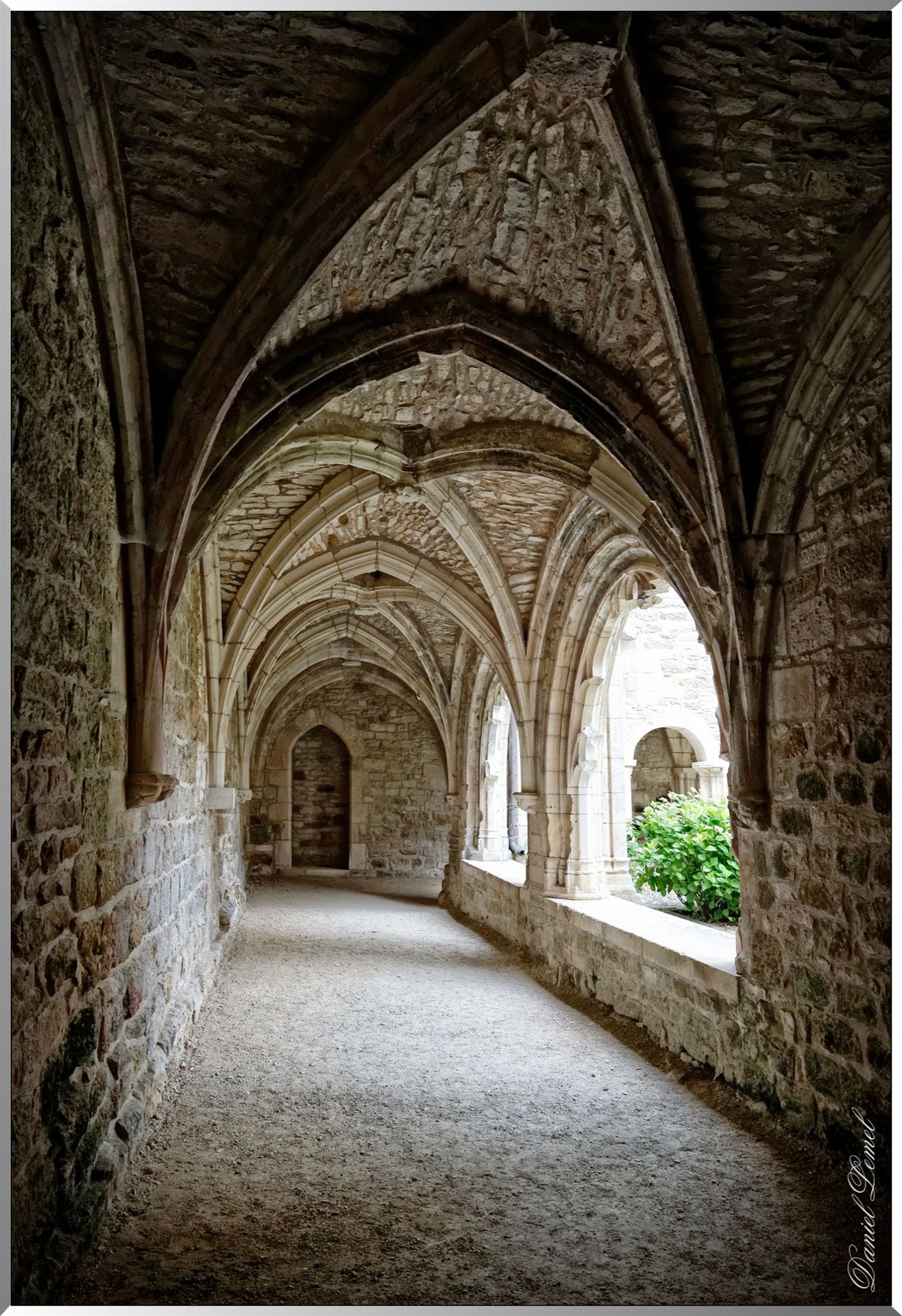 Cloitre  de l'église Saint-Pierre
