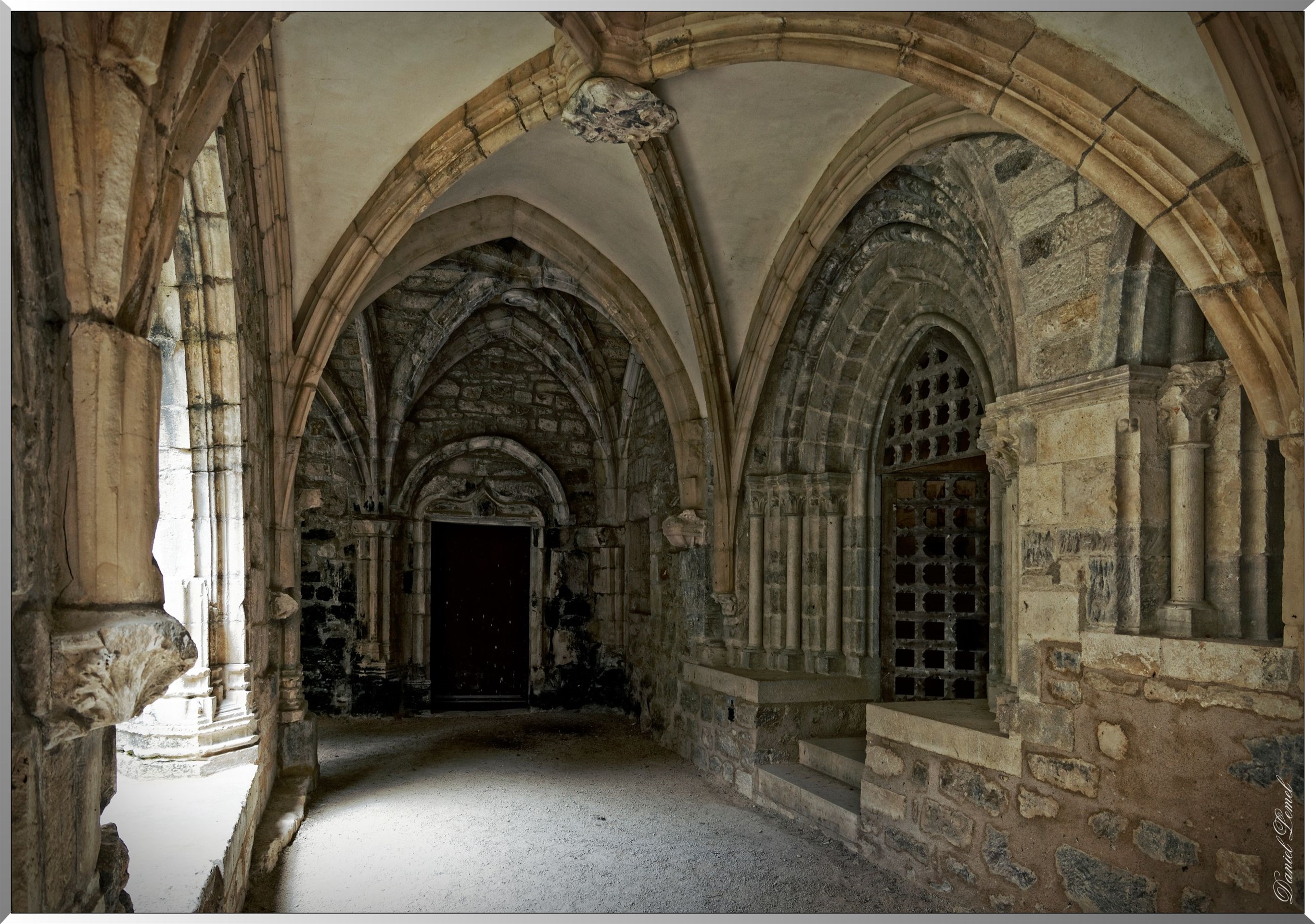 Cloitre  de l'église Saint-Pierre