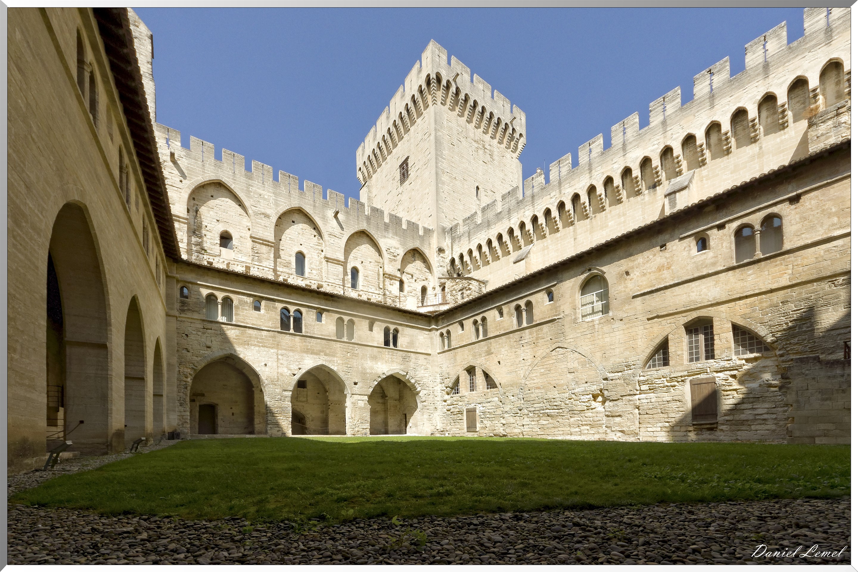 Cour du cloître