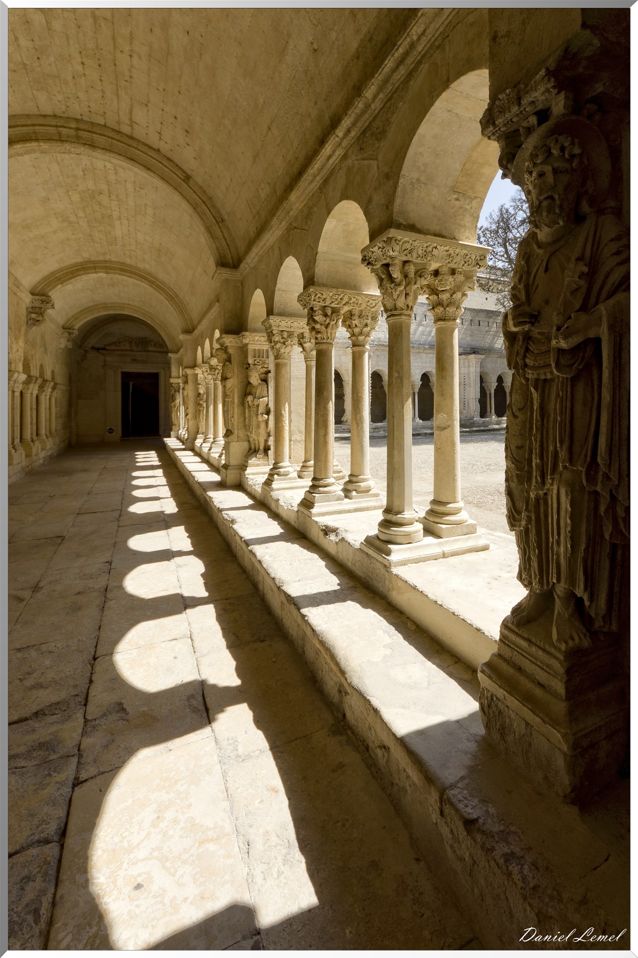  DSC0052 DxOW