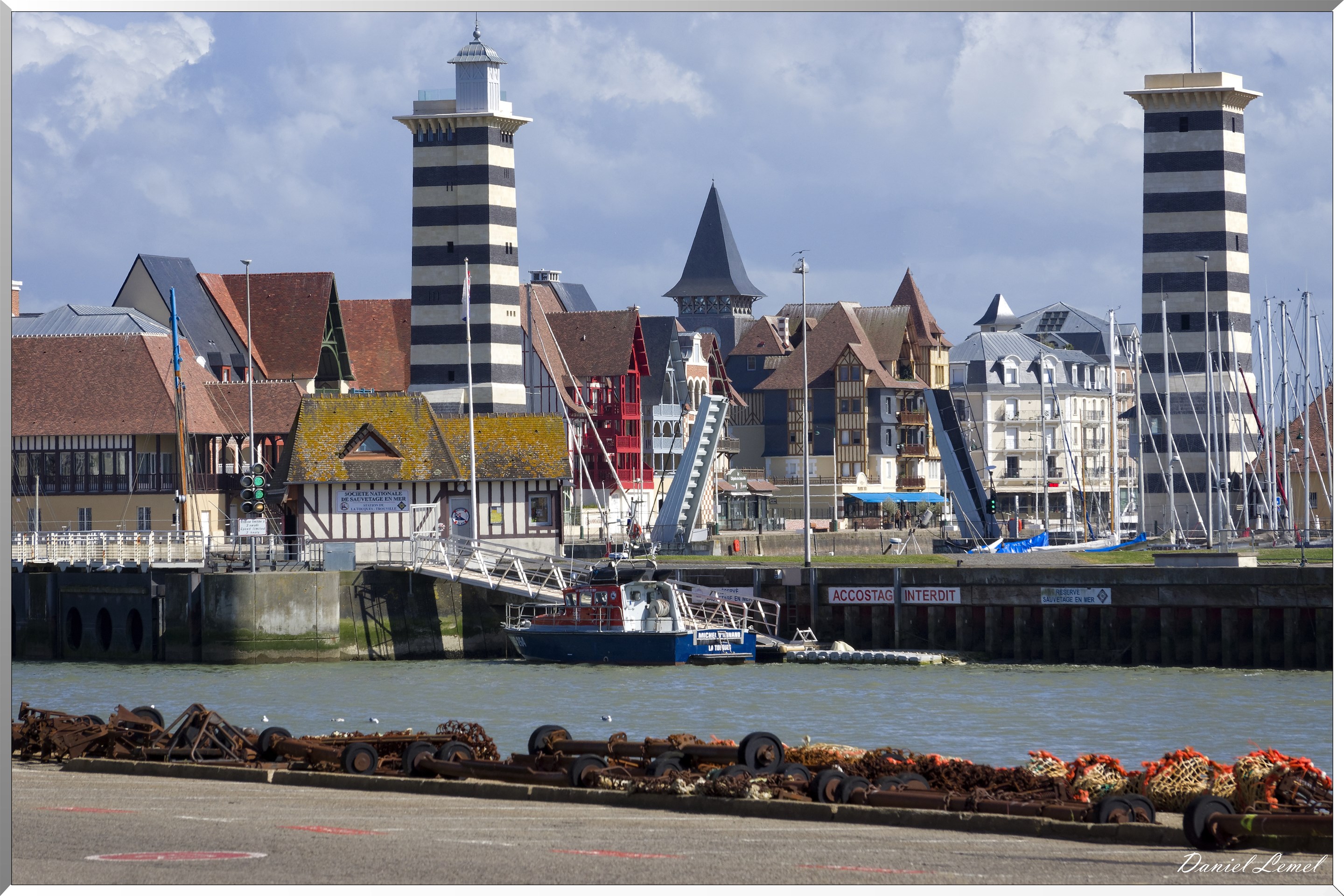  DSC0091 DxOW