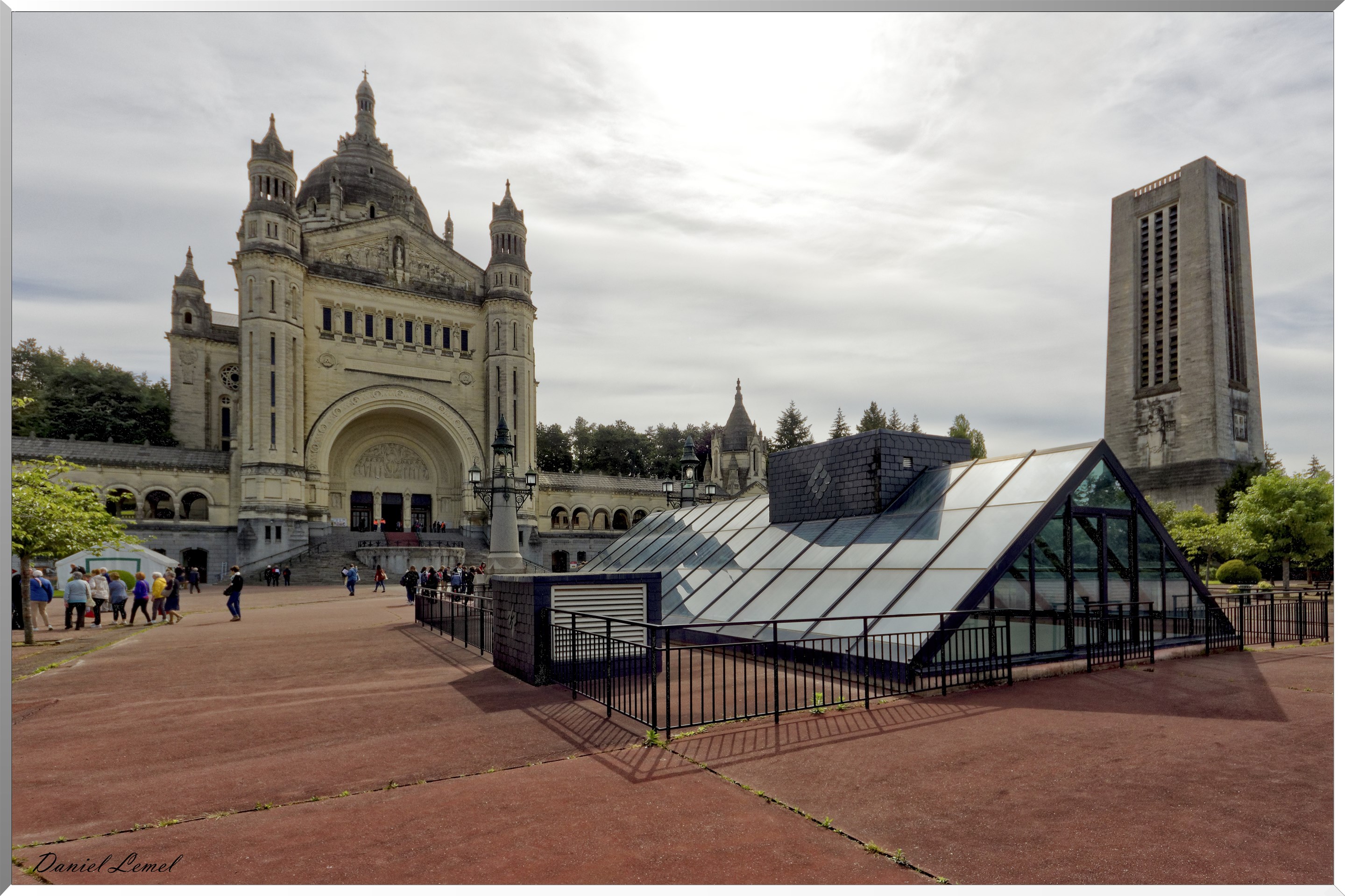 Parvis
