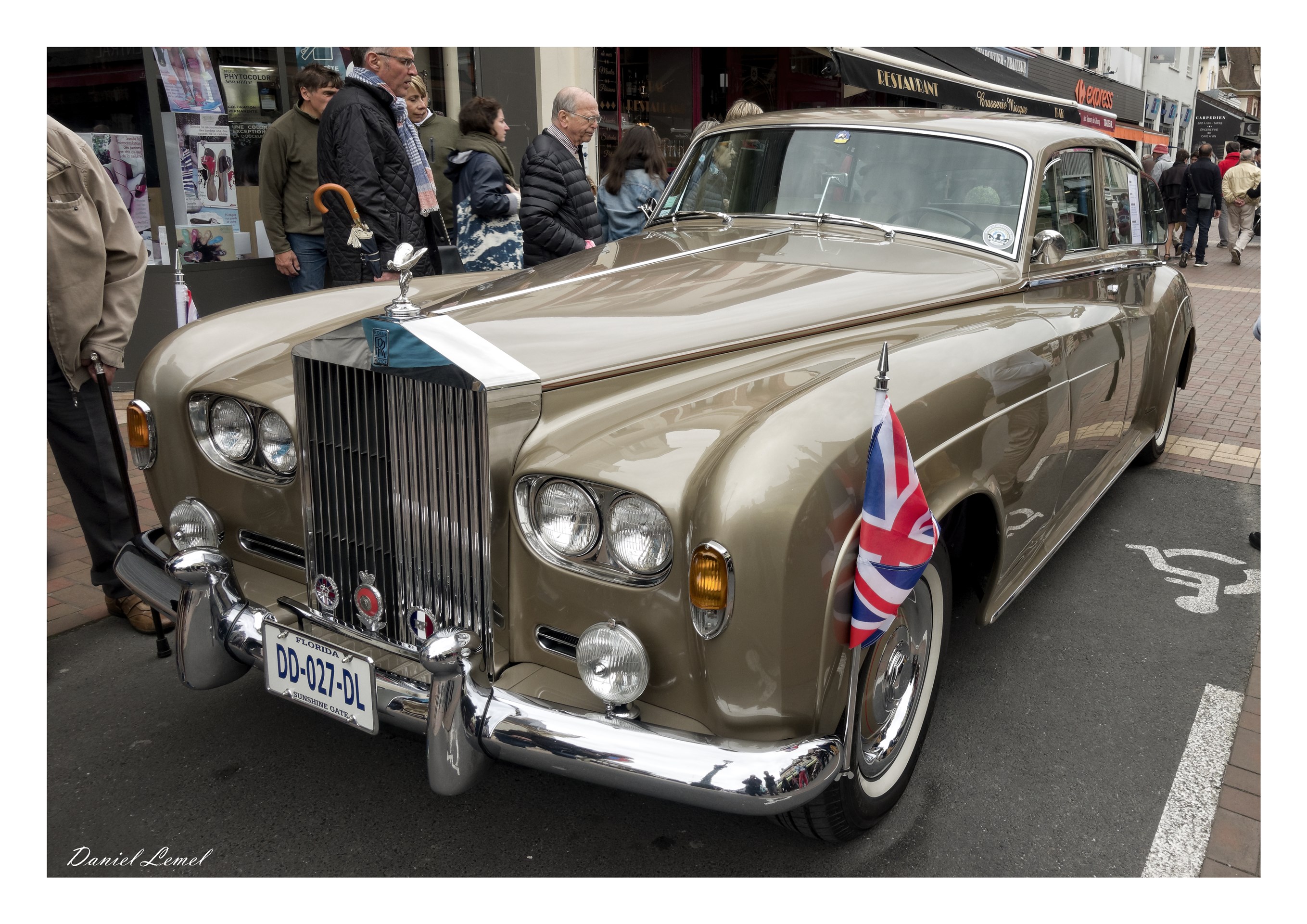 Bentley Corniche