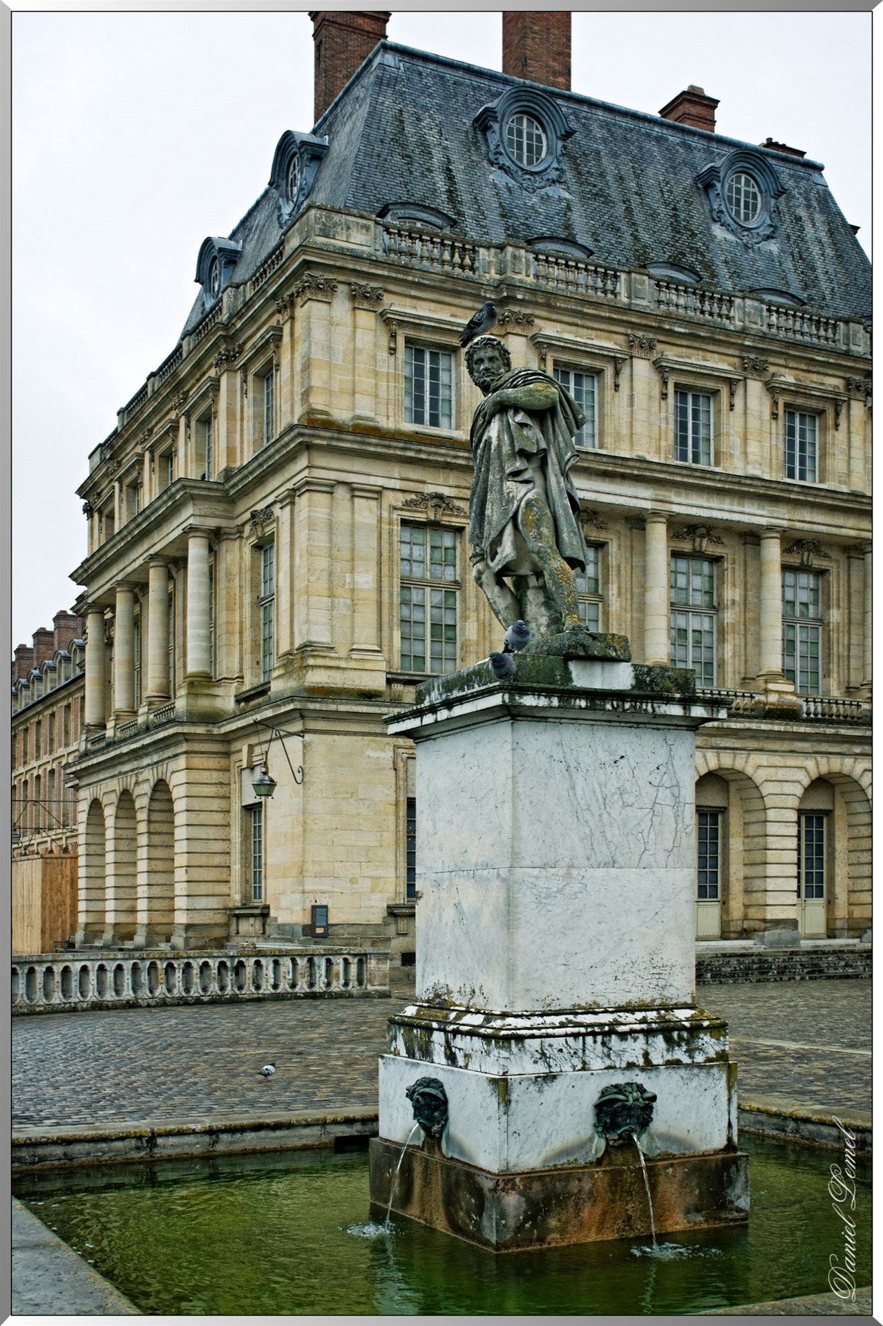 Statue