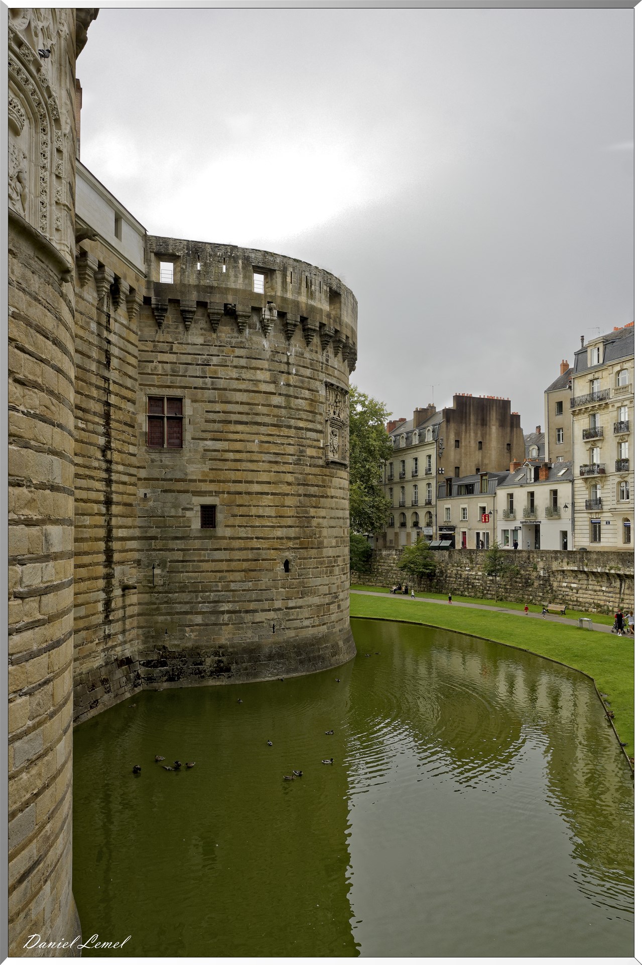  DSC0025 DxOW