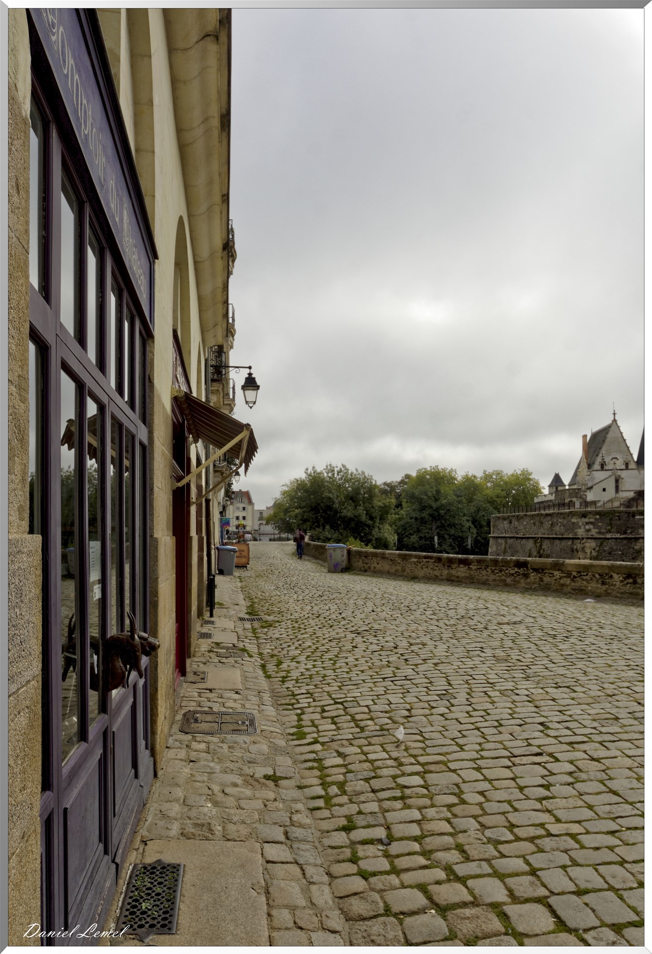  DSC0029 DxOW