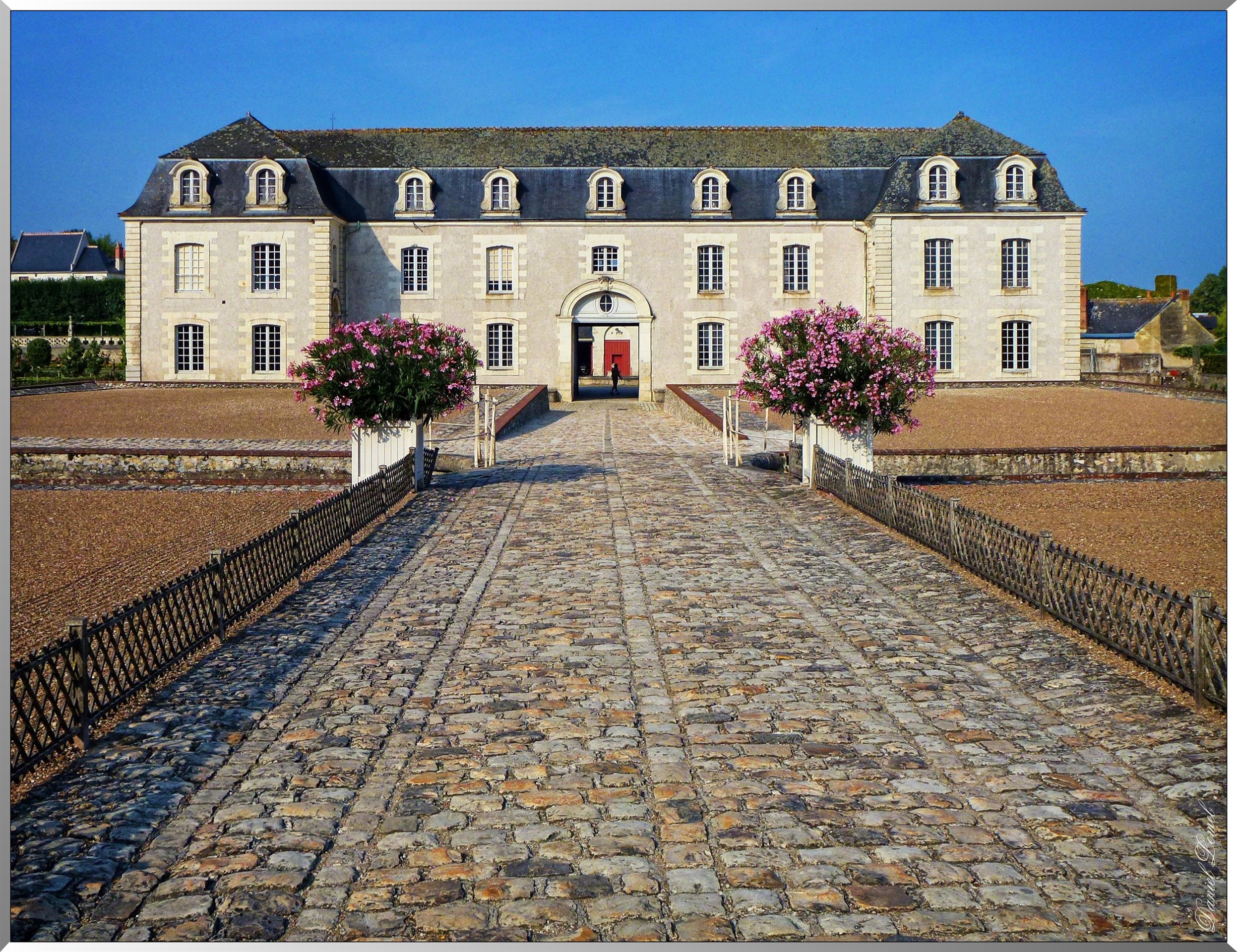 Dependances chateau