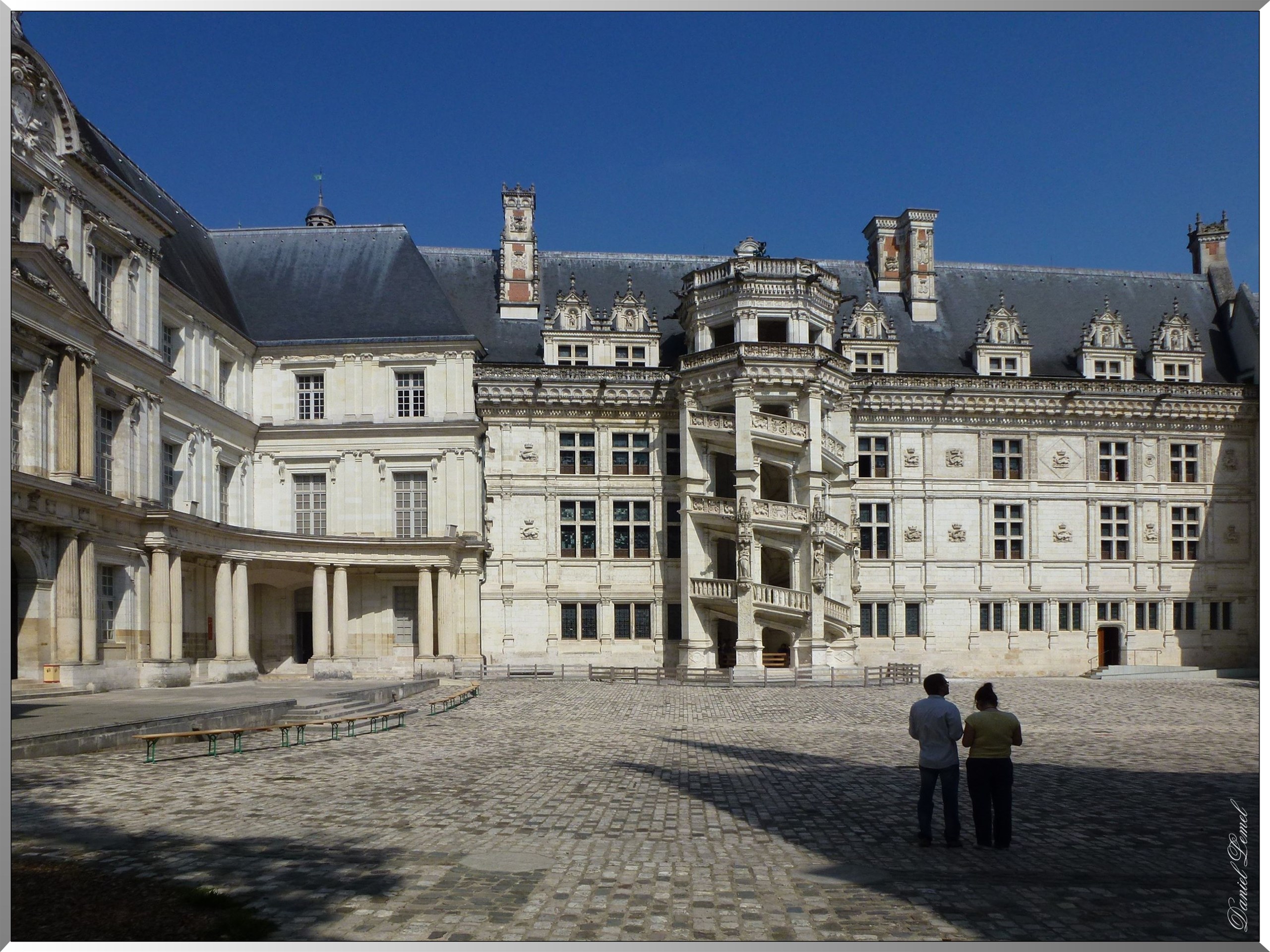 Cour chateau1