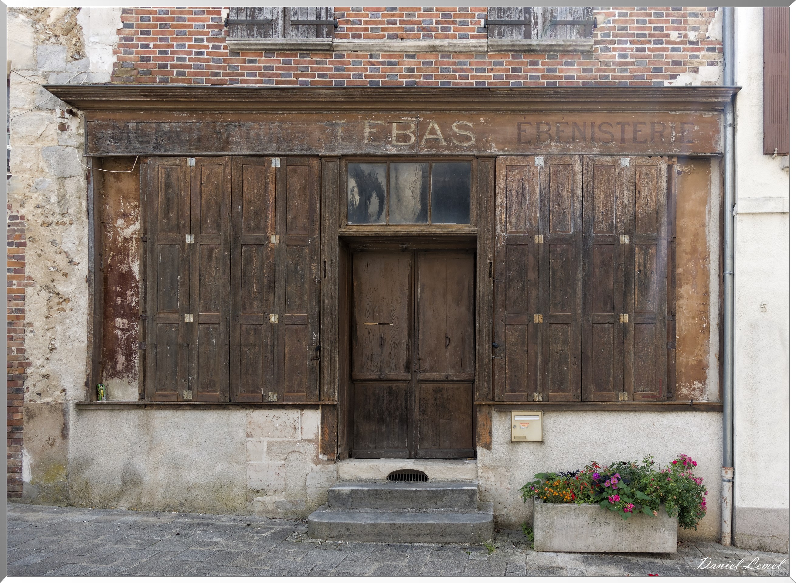 Façade d'ancien magasin