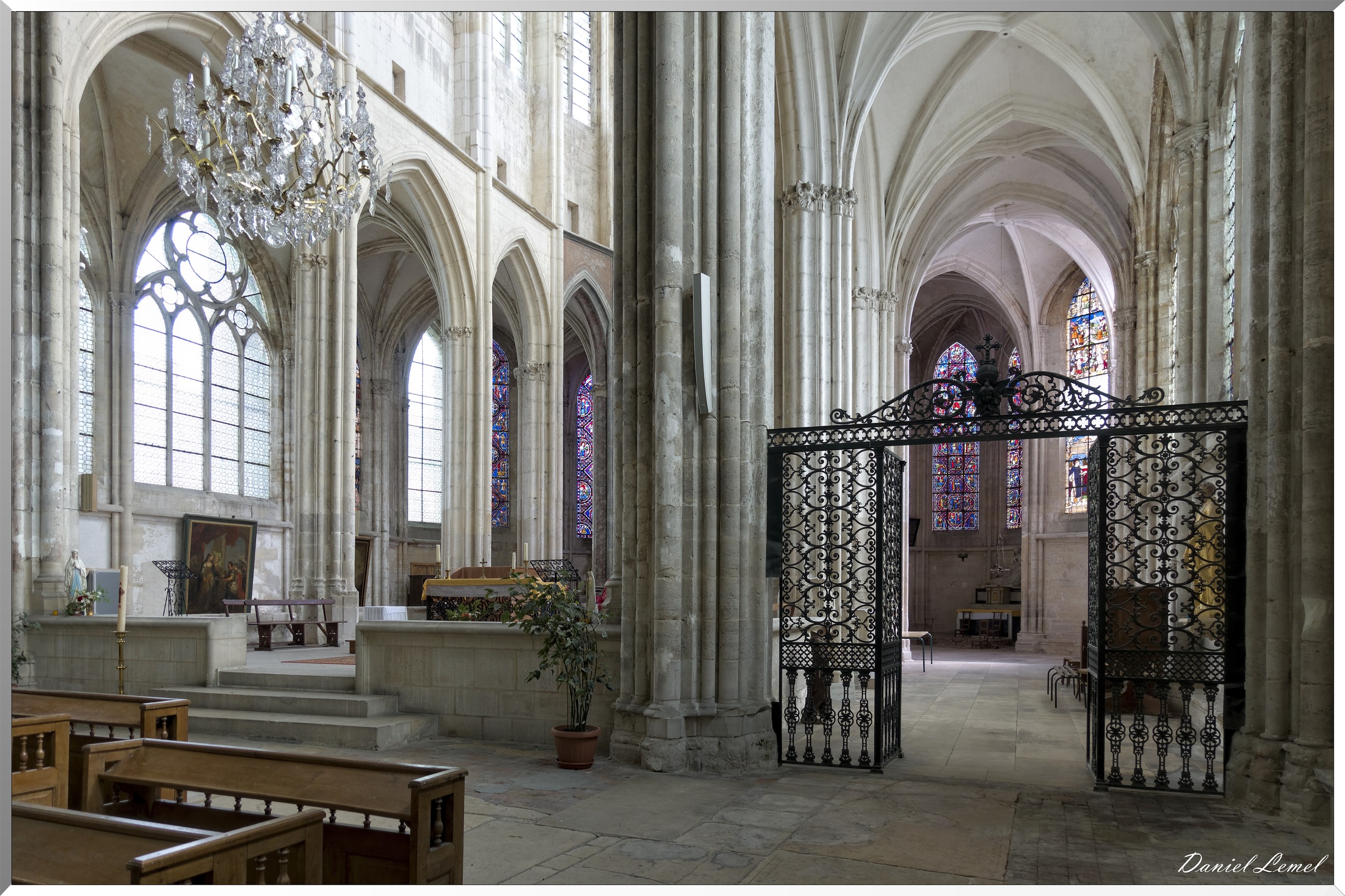 Église Saint-Pierre de Saint-Julien-du-Sault
