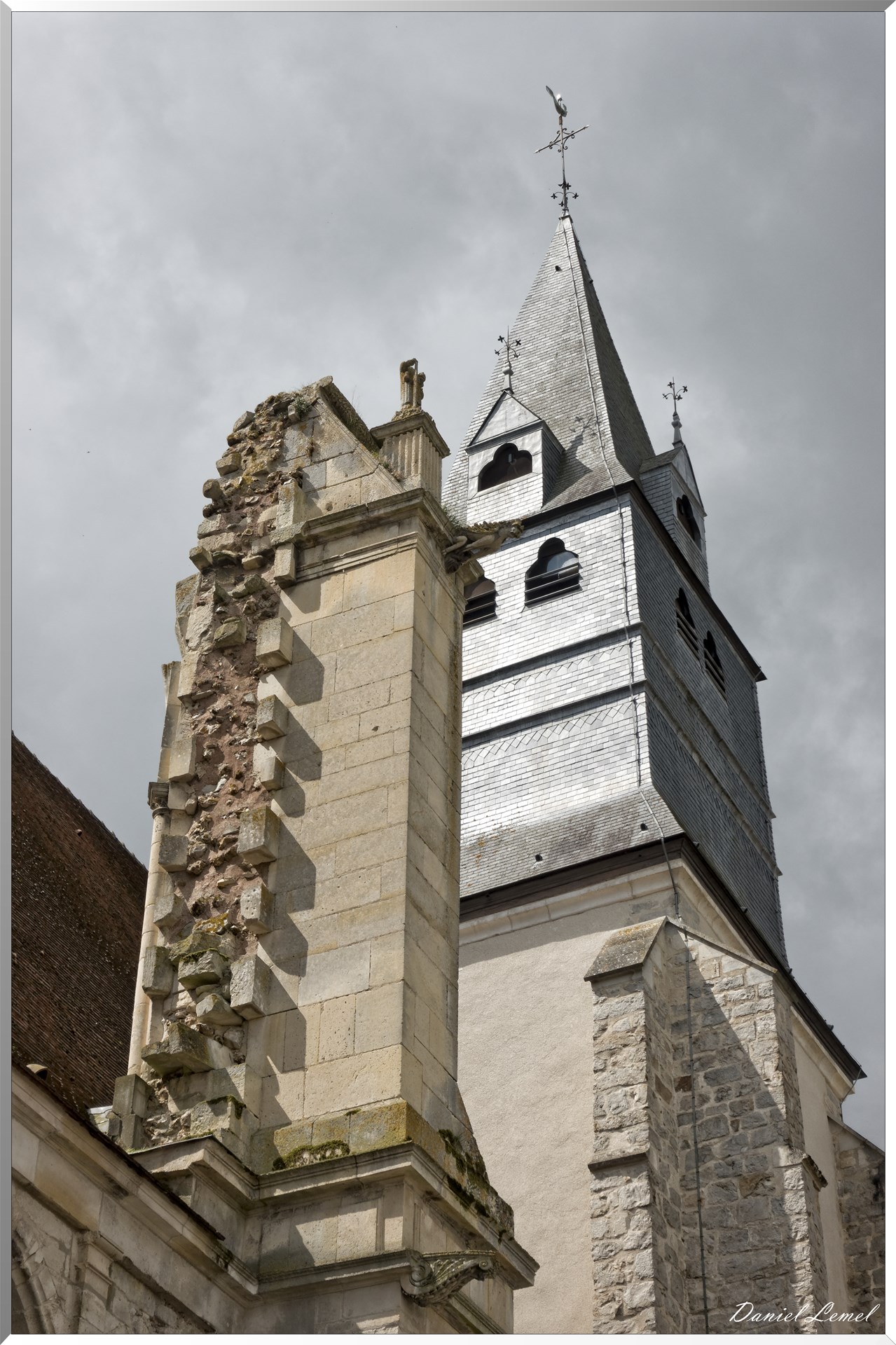 Église Saint-Pierre de Saint-Julien-du-Sault