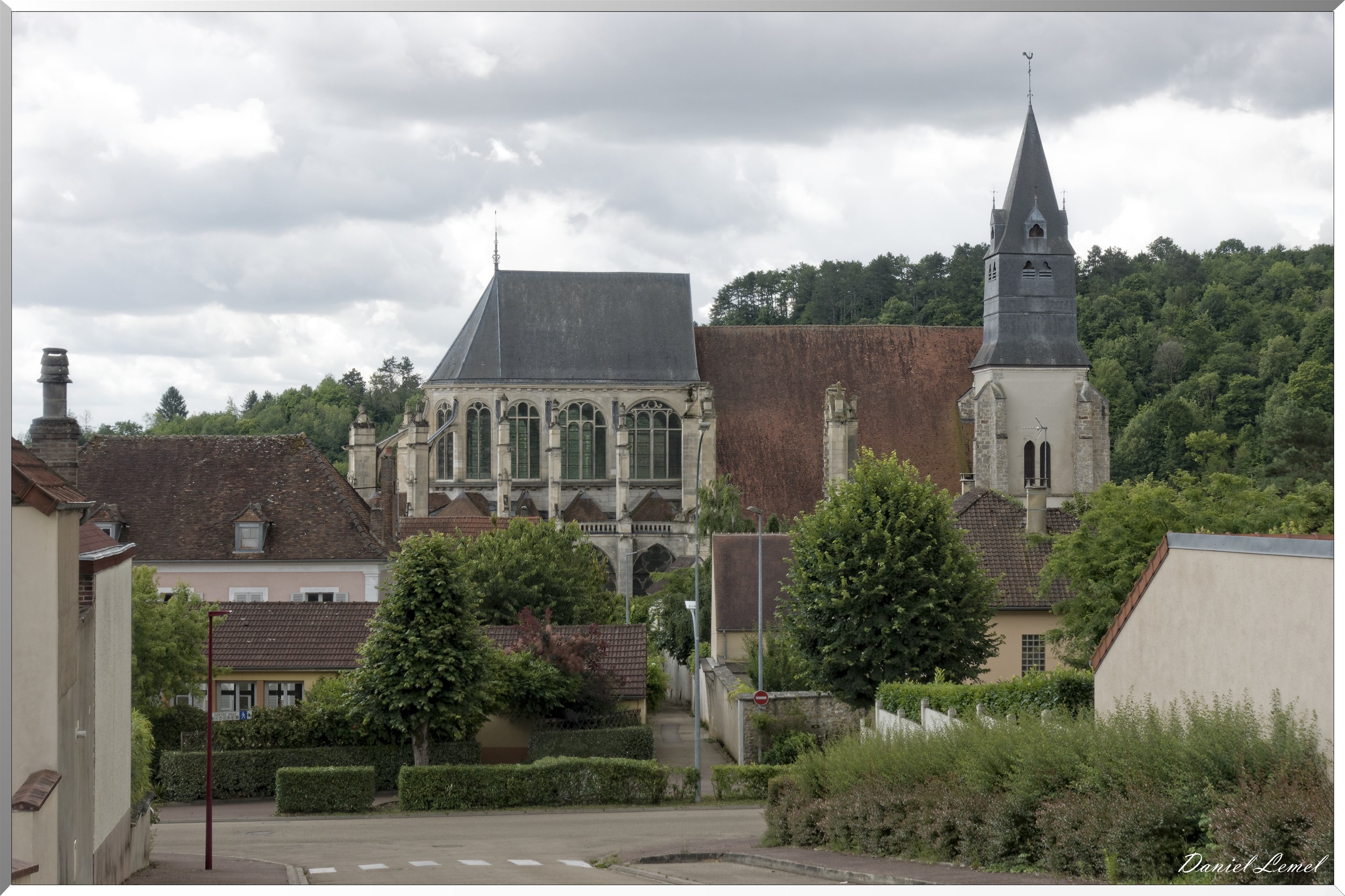 Église Saint-Pierre de Saint-Julien-du-Sault