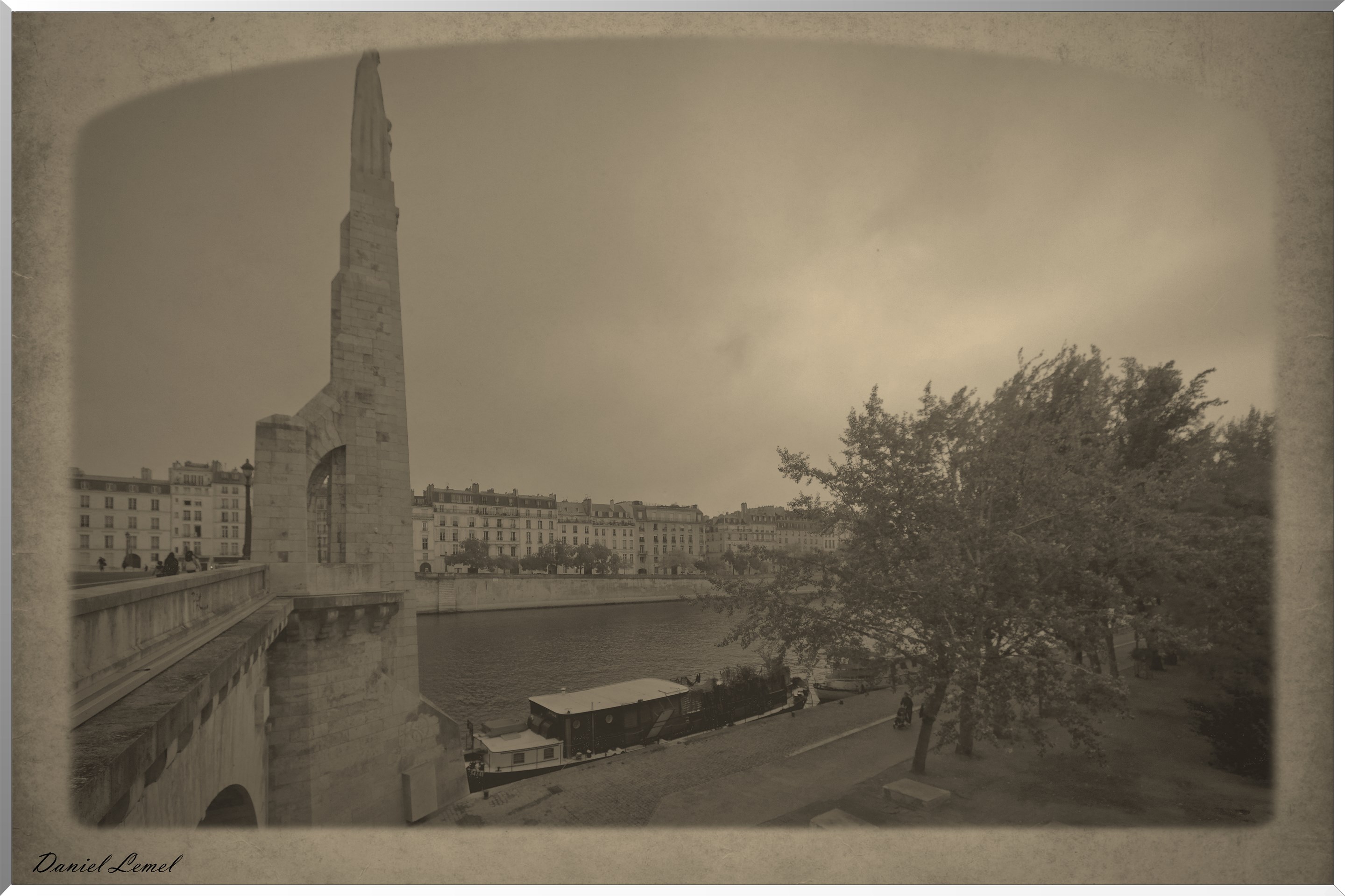  DSC0033 DxOW