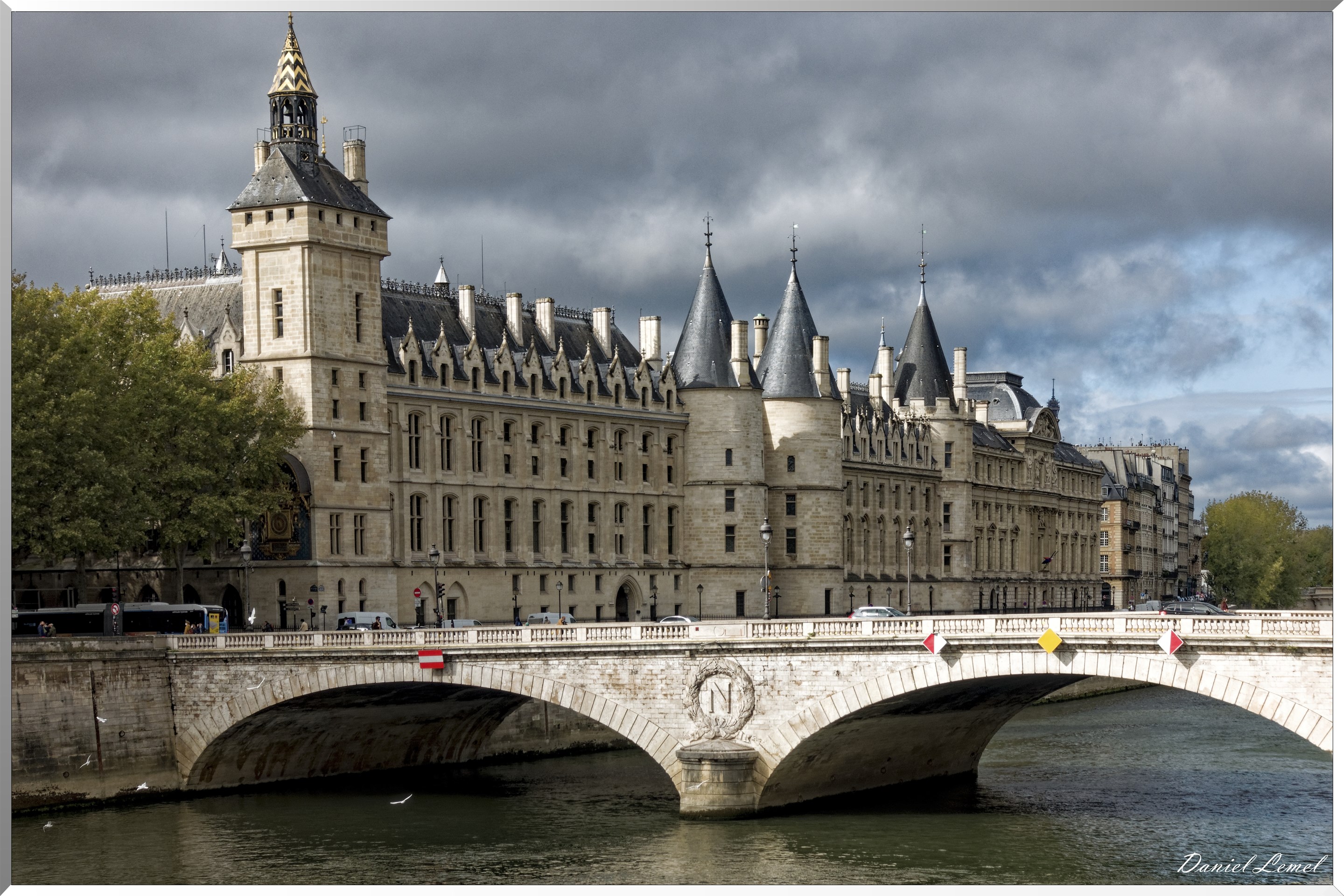 Le Pont au Change et la Conciergerie