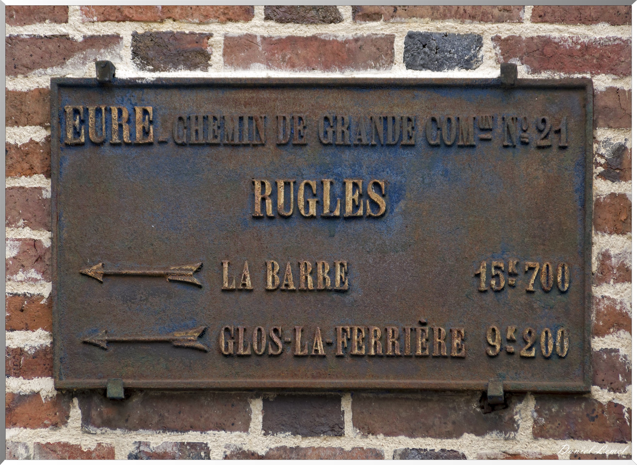 Rugles