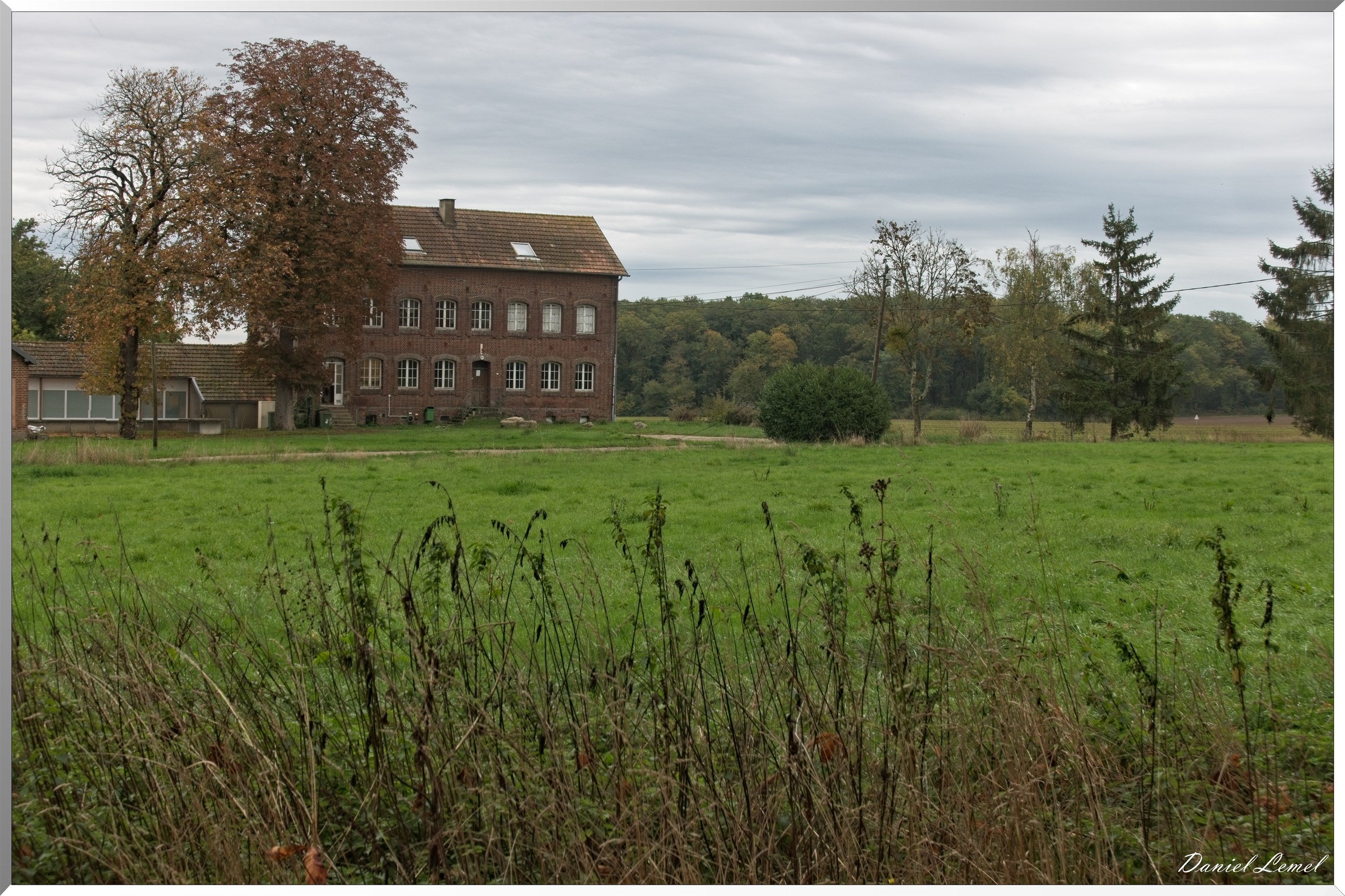 Les Douaires