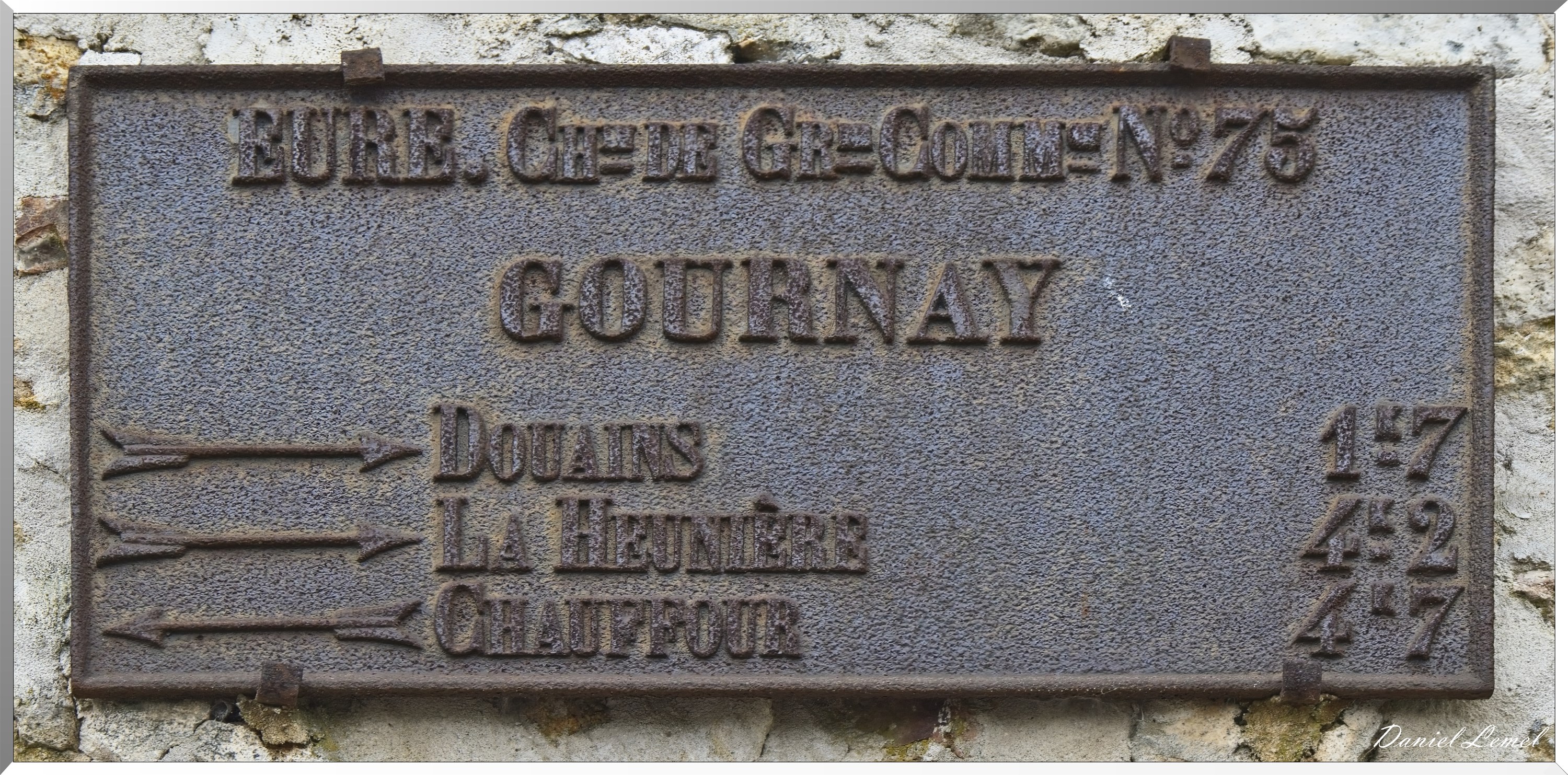 Douains