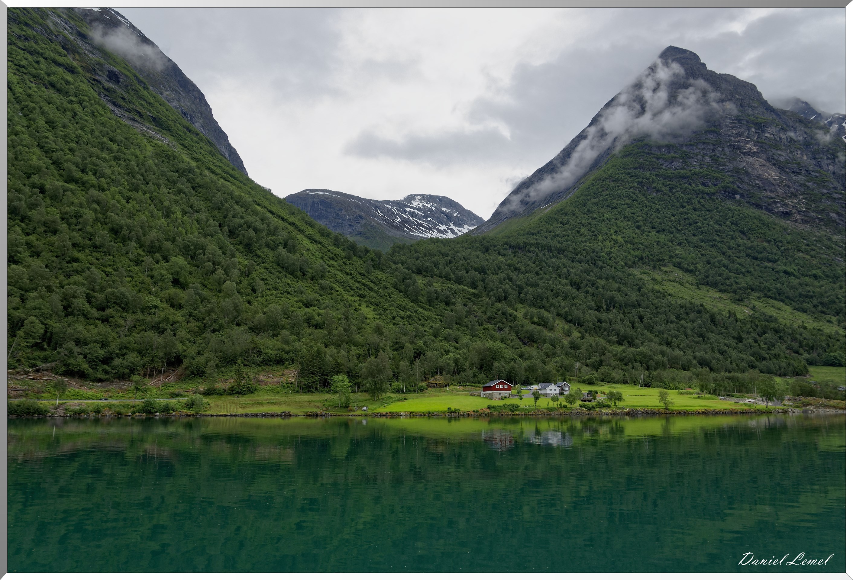 Le lac Lofvatnet