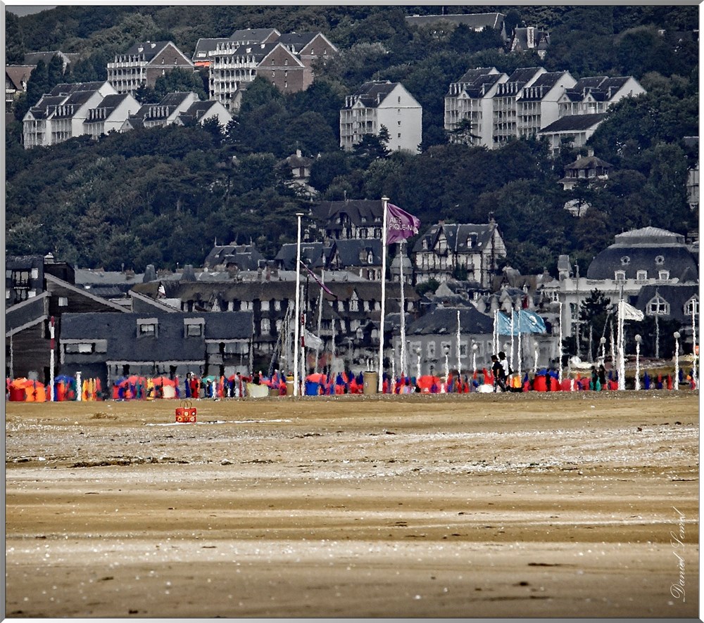 Vapeur-au-dessus-des-parasolsw