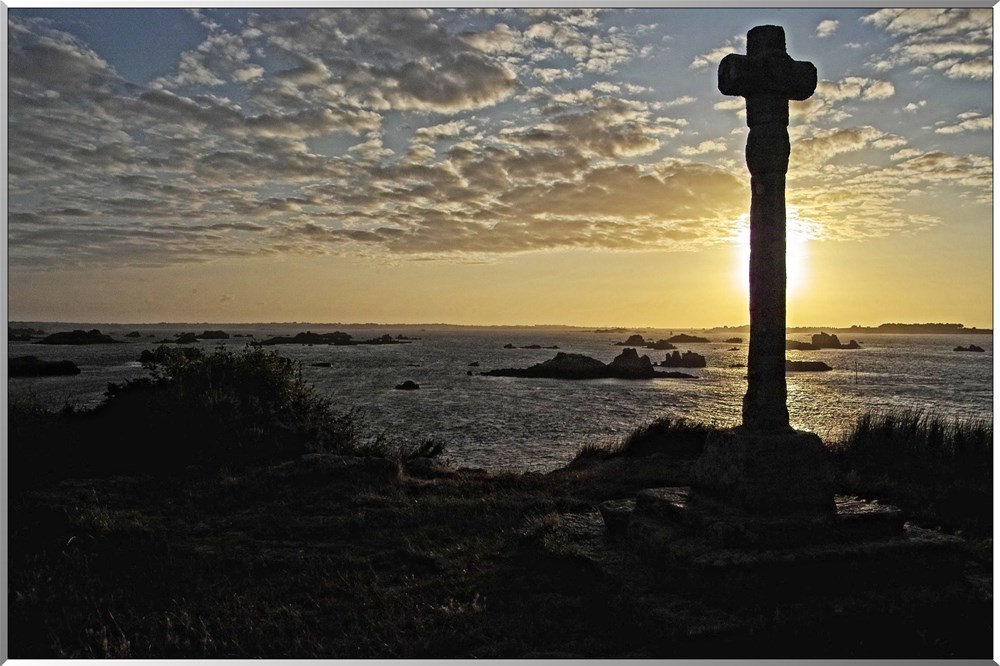 croix-maudez-soleil-couchantw